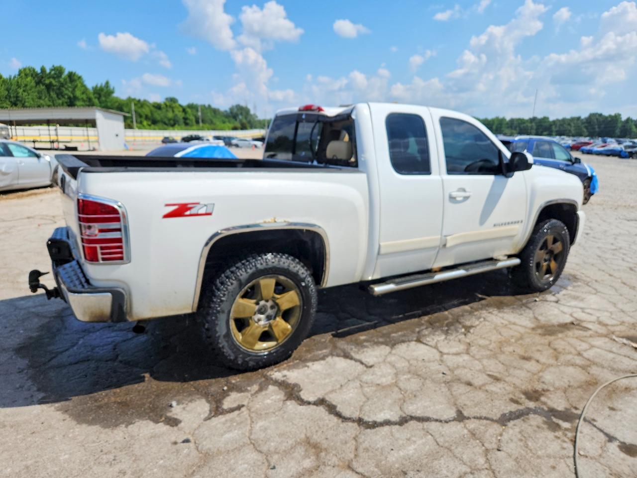 2007 Chevrolet Silverado C1500 White vin: 1GCEC19J67Z570136