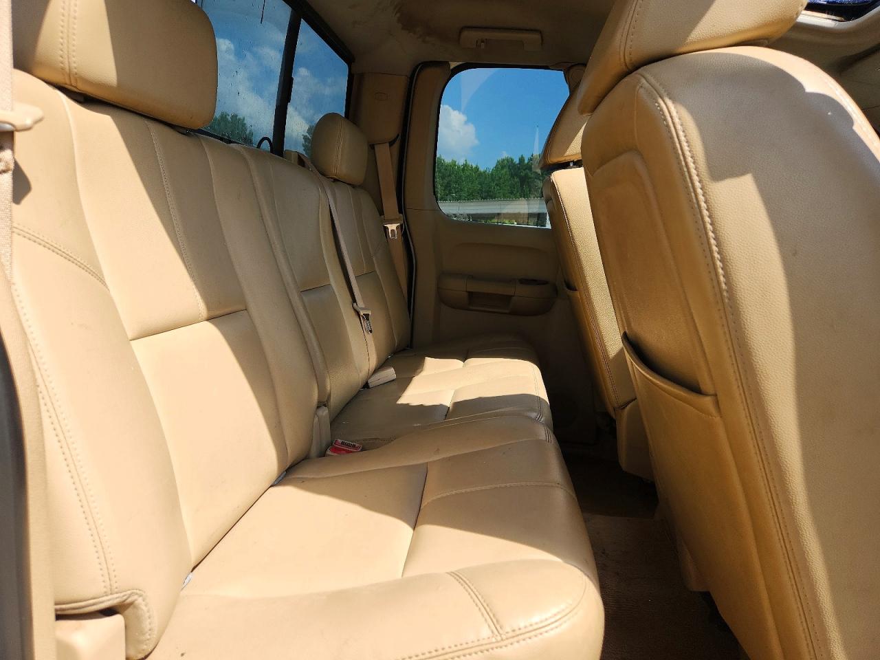 2007 Chevrolet Silverado C1500 White vin: 1GCEC19J67Z570136