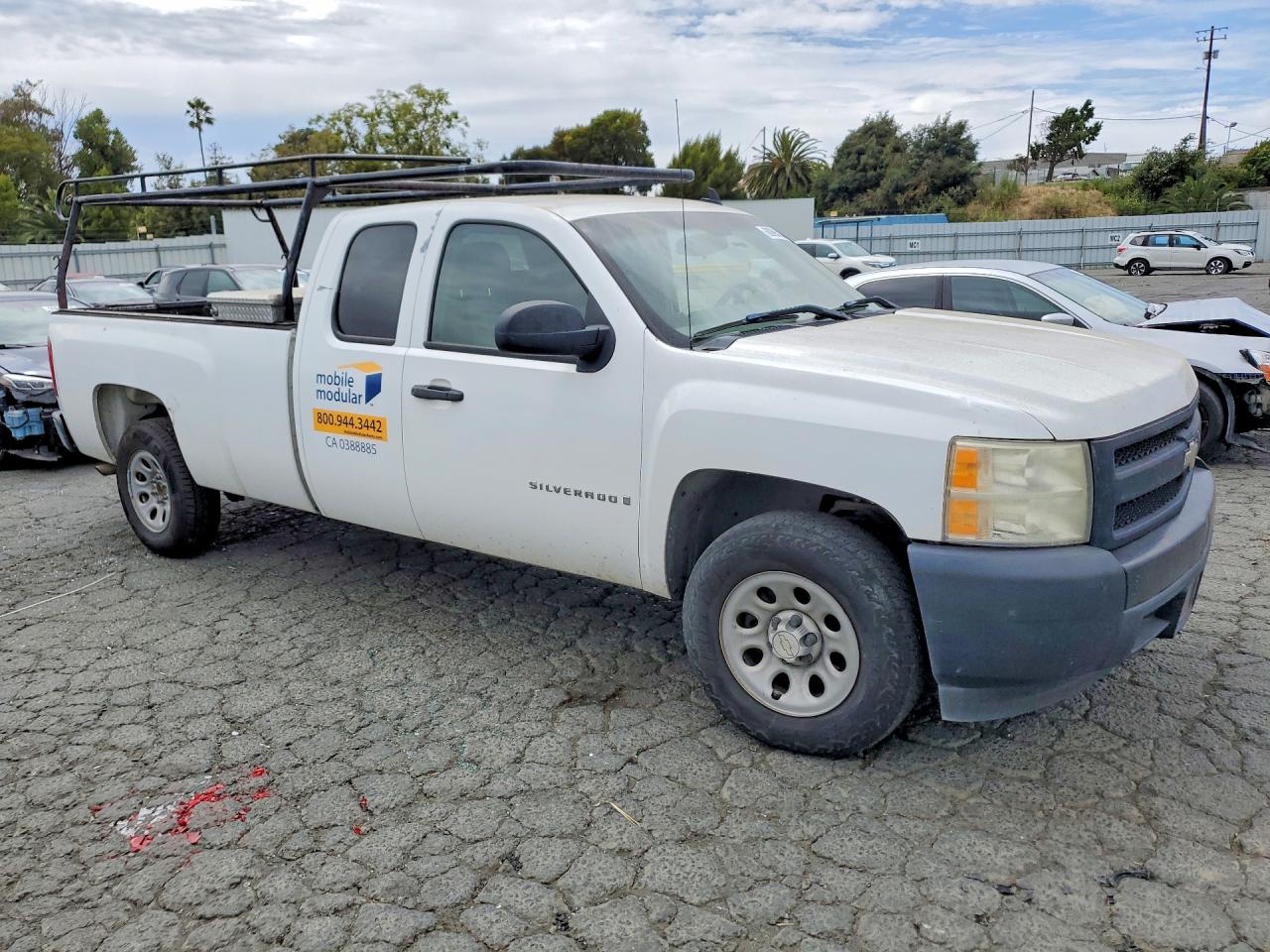 2007 Chevrolet Silverado C1500 White vin: 1GCEC19J97E529605