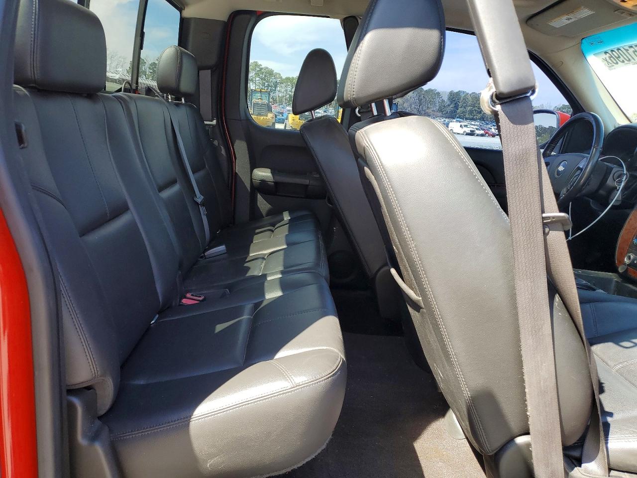 2008 Chevrolet Silverado C1500 Red vin: 1GCEC19J98Z329883