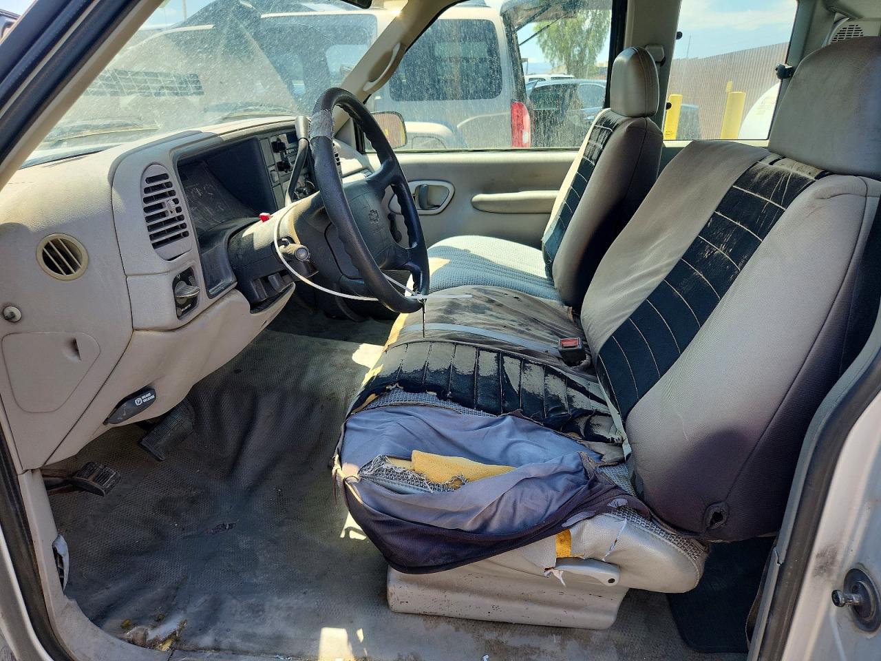 1995 Chevrolet Gmt-400 C1500 Silver vin: 1GCEC19K0SE205976