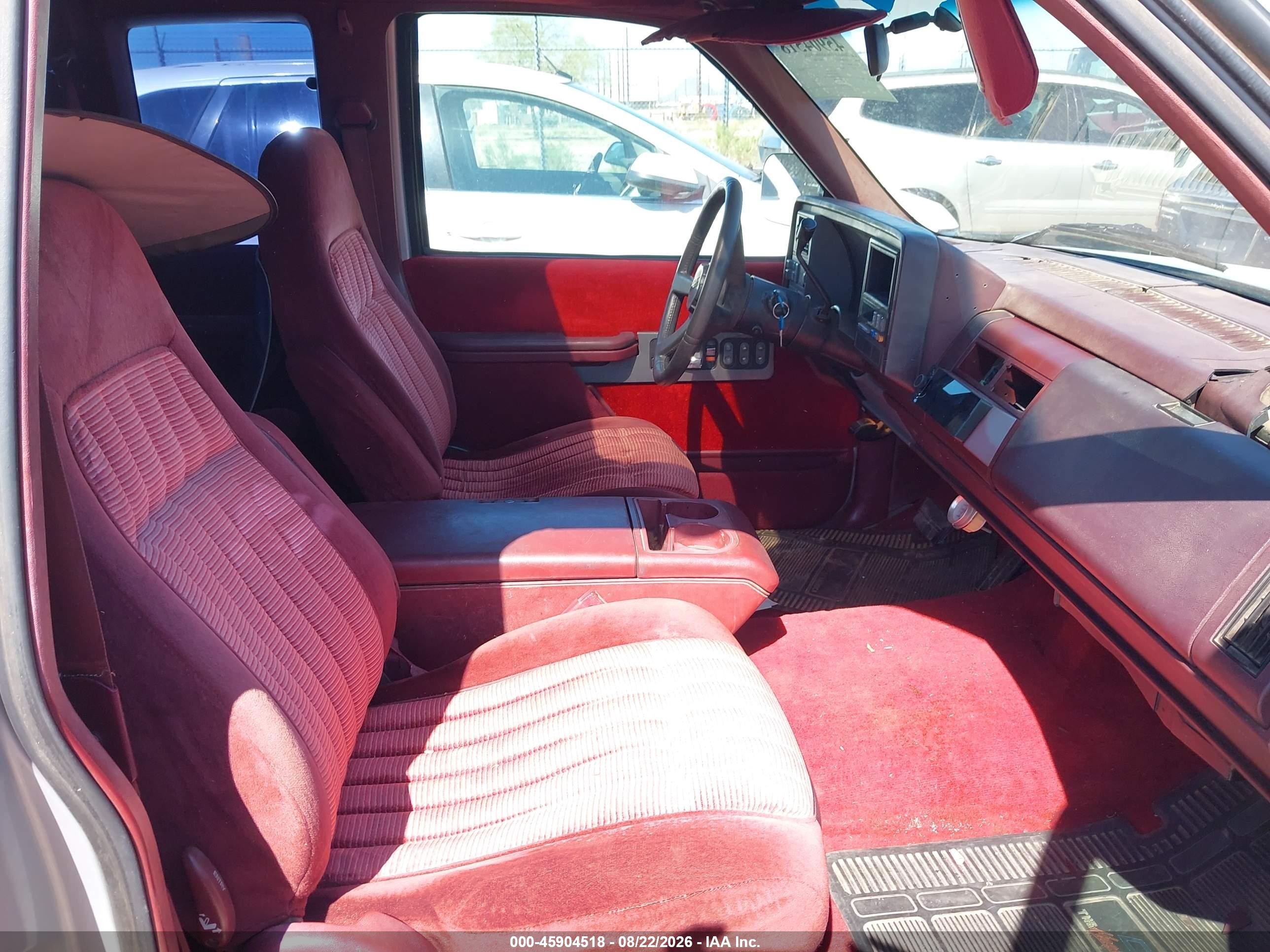 1994 Chevrolet Gmt-400 C1500 Red vin: 1GCEC19K1RE217337