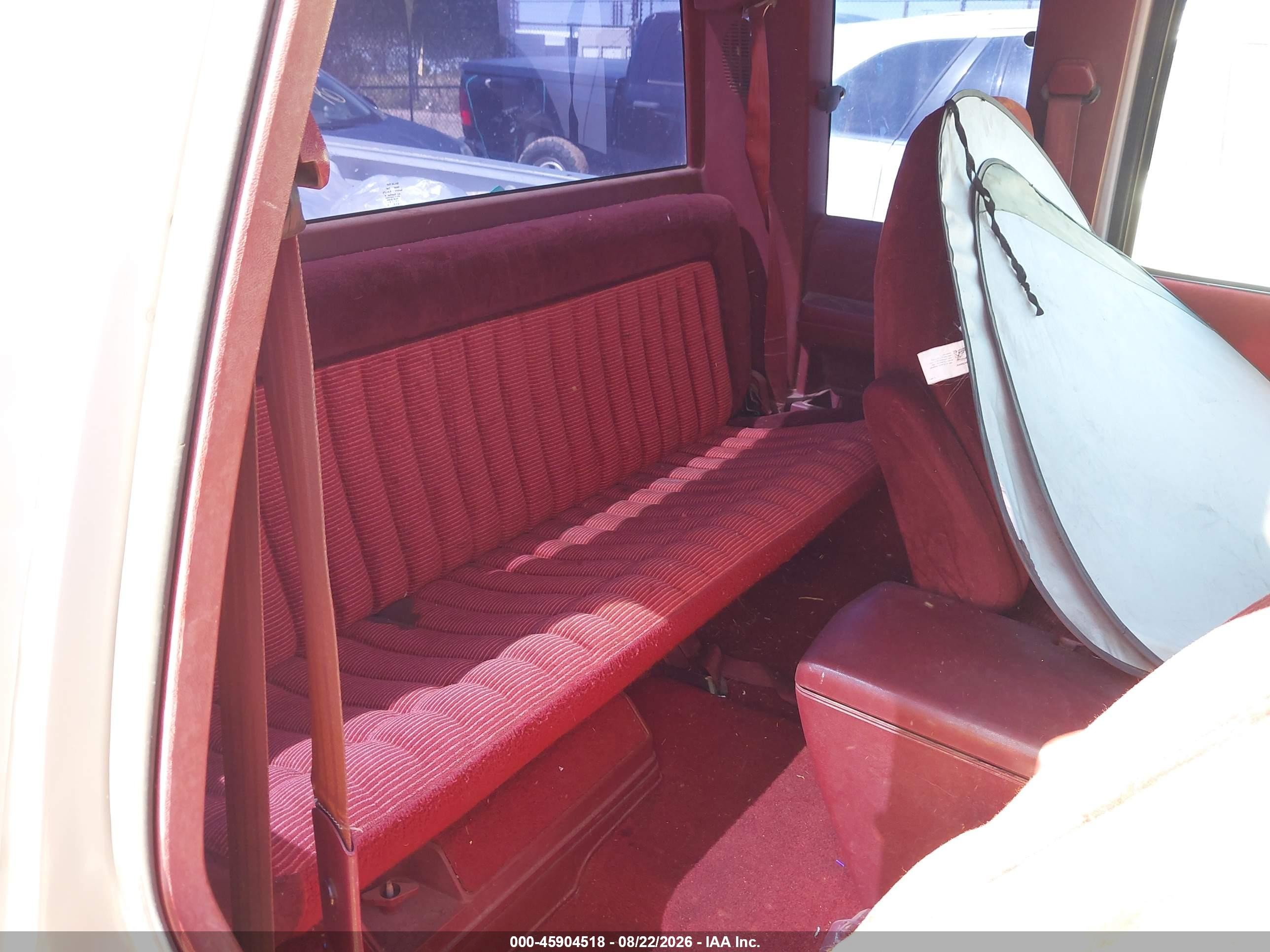 1994 Chevrolet Gmt-400 C1500 Red vin: 1GCEC19K1RE217337