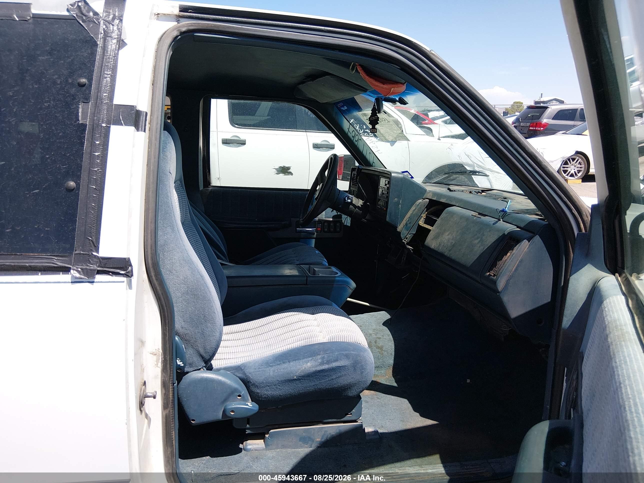 1994 Chevrolet Gmt-400 C1500 White vin: 1GCEC19K3RE262506