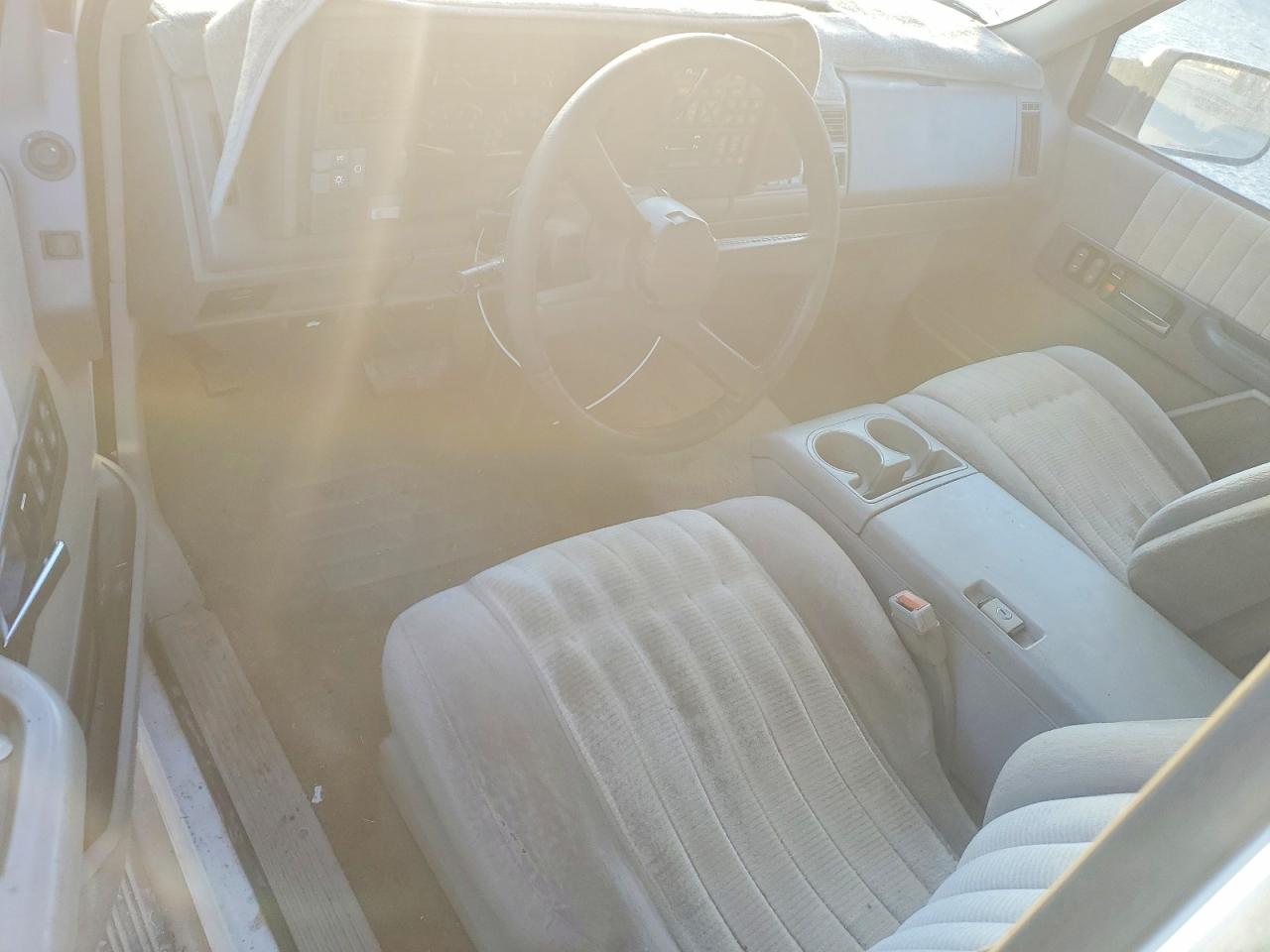 1994 Chevrolet Gmt-400 C1500 Белый vin: 1GCEC19K4RE314340