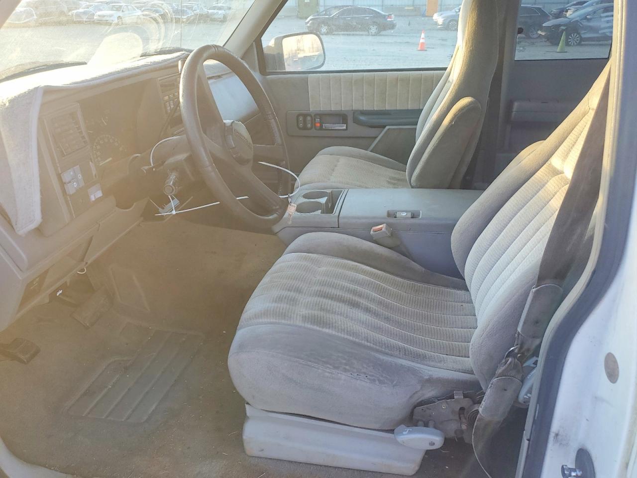 1994 Chevrolet Gmt-400 C1500 Белый vin: 1GCEC19K4RE314340