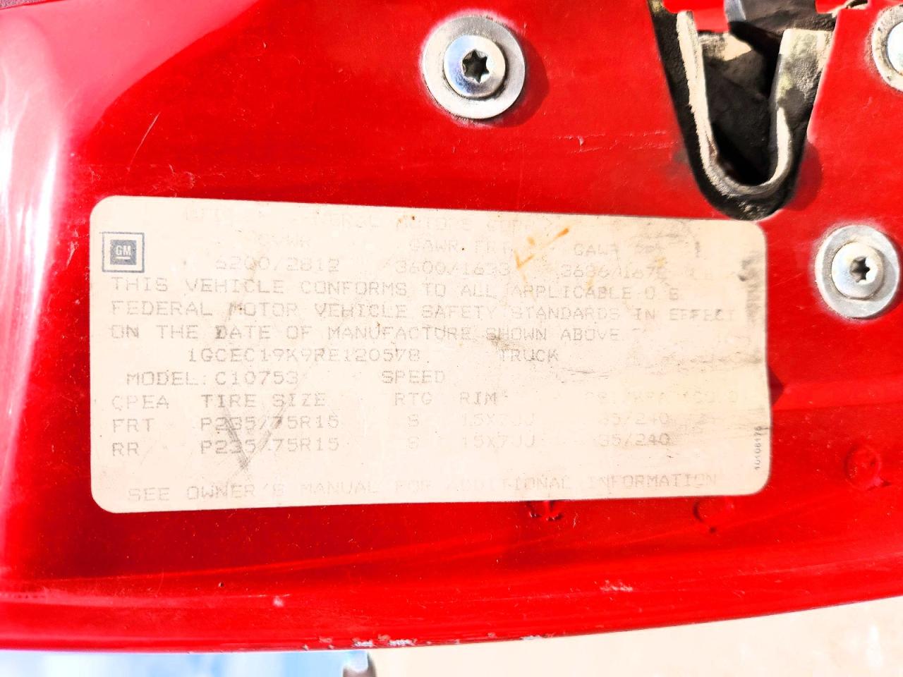 1994 Chevrolet Gmt-400 C1500 Red vin: 1GCEC19K9RE120578