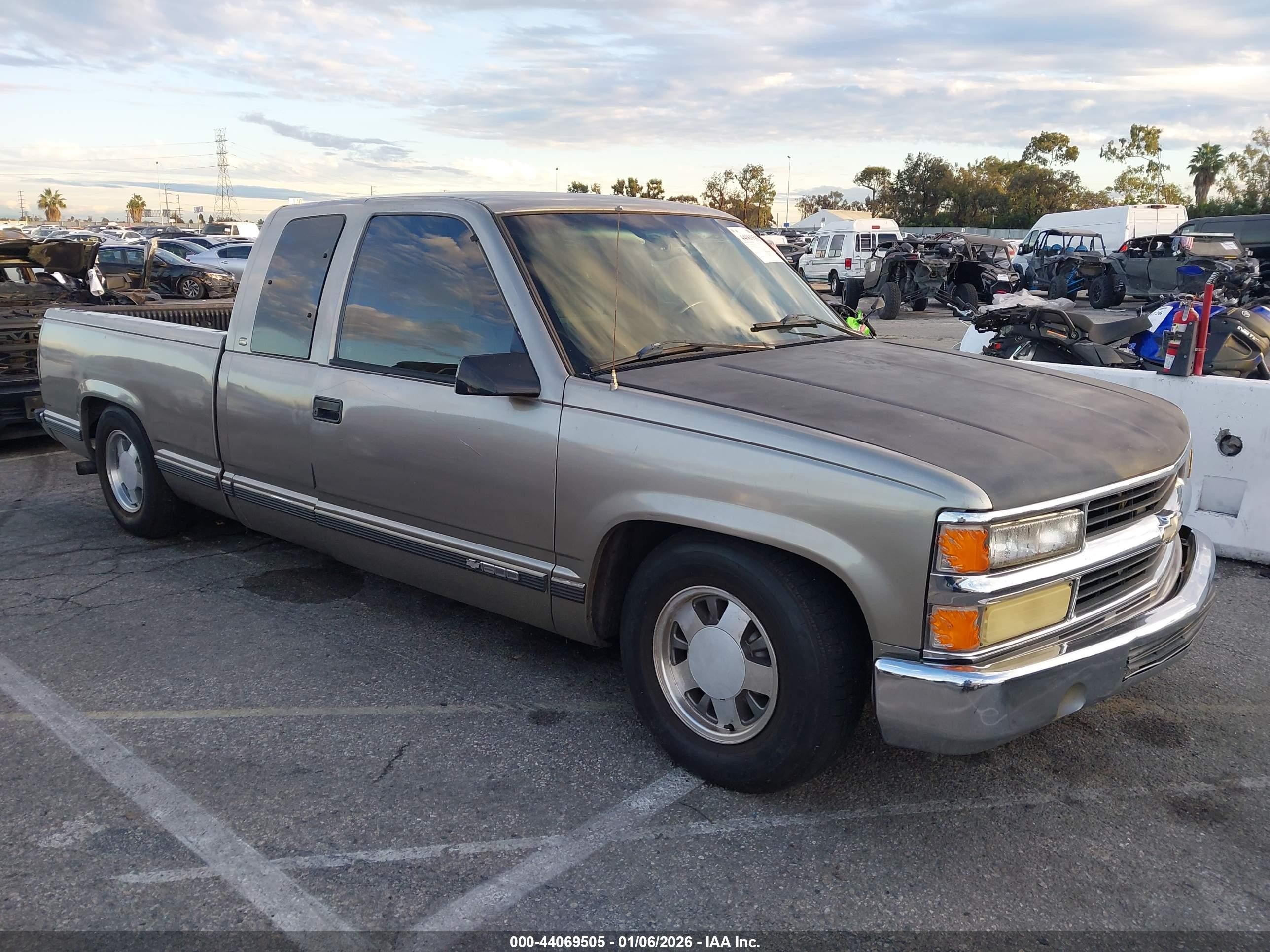 1GCEC19M1WR153189