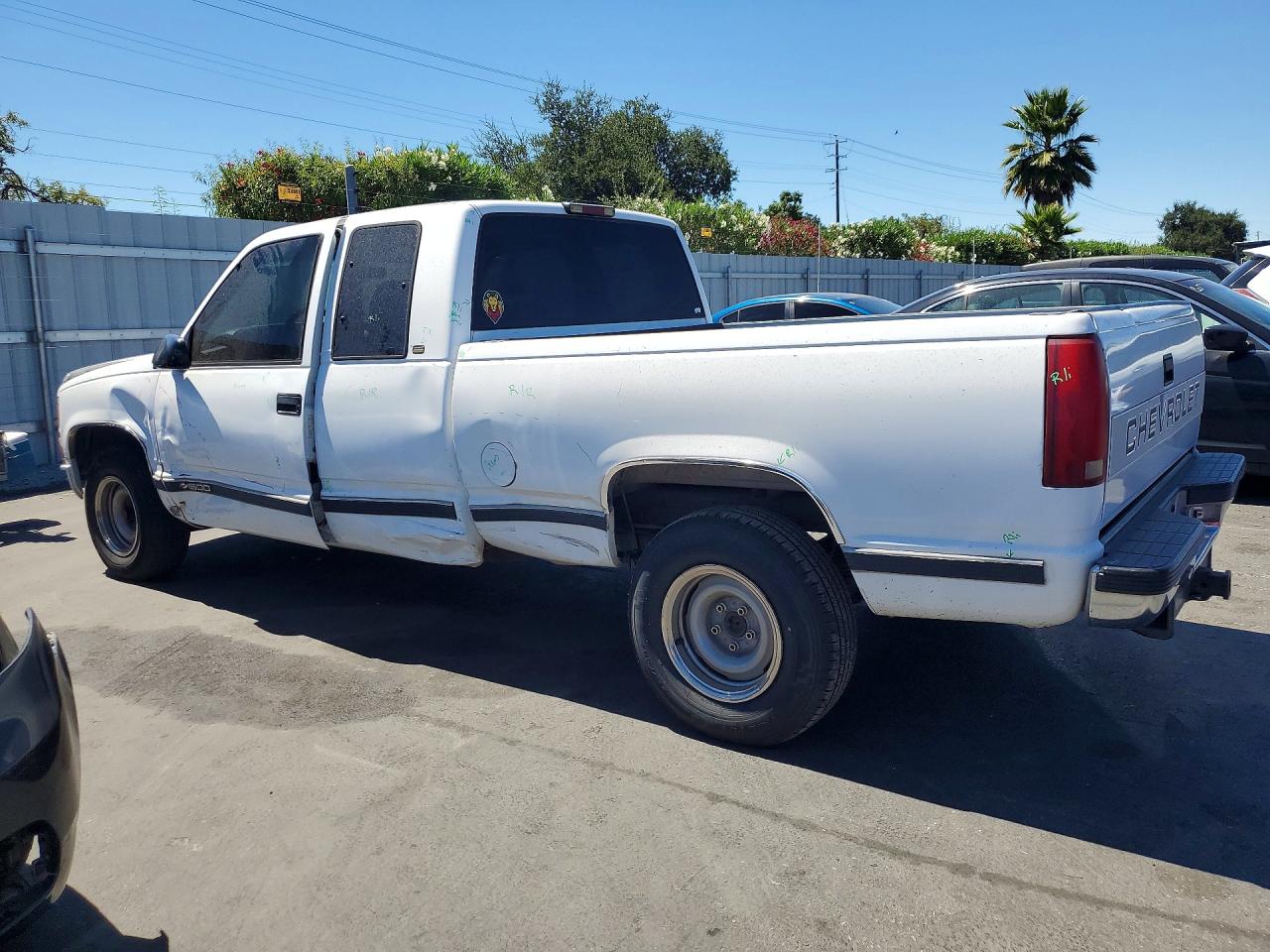 1997 Chevrolet Gmt-400 C1500 White vin: 1GCEC19M3VE206805