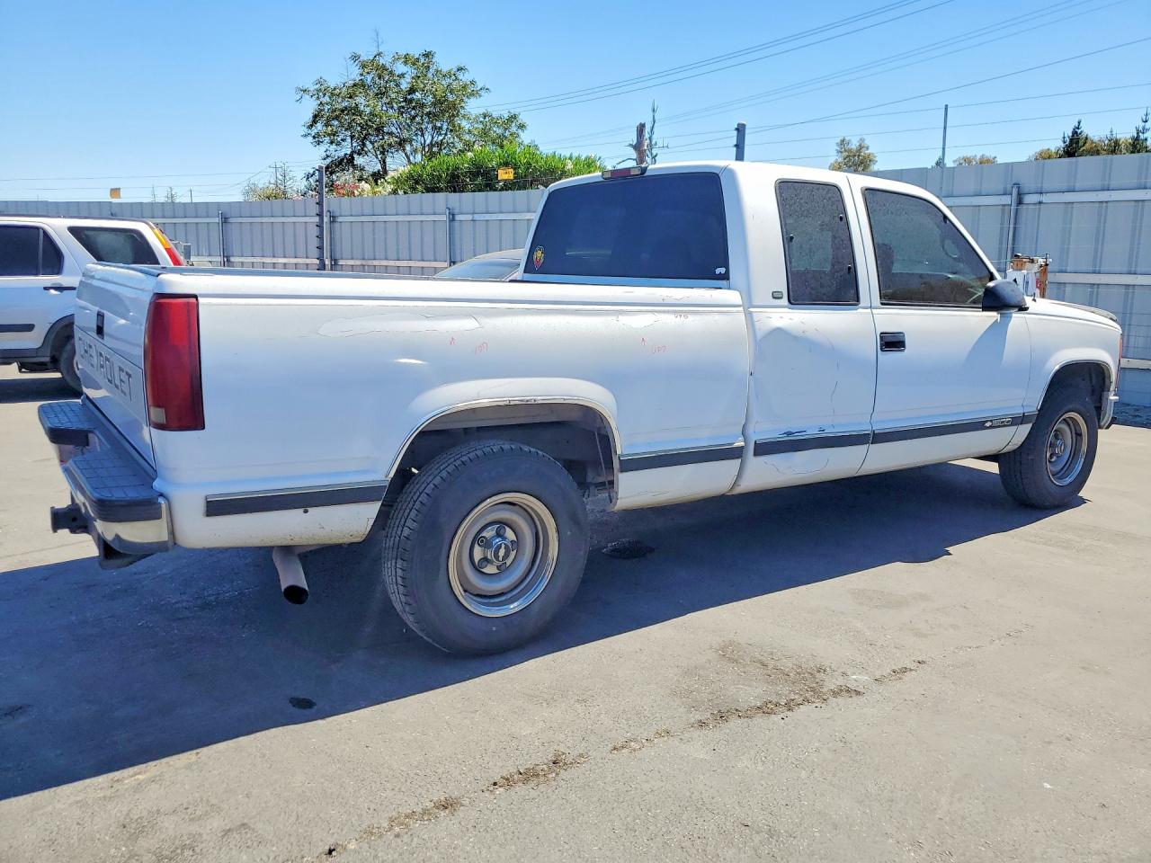 1997 Chevrolet Gmt-400 C1500 White vin: 1GCEC19M3VE206805
