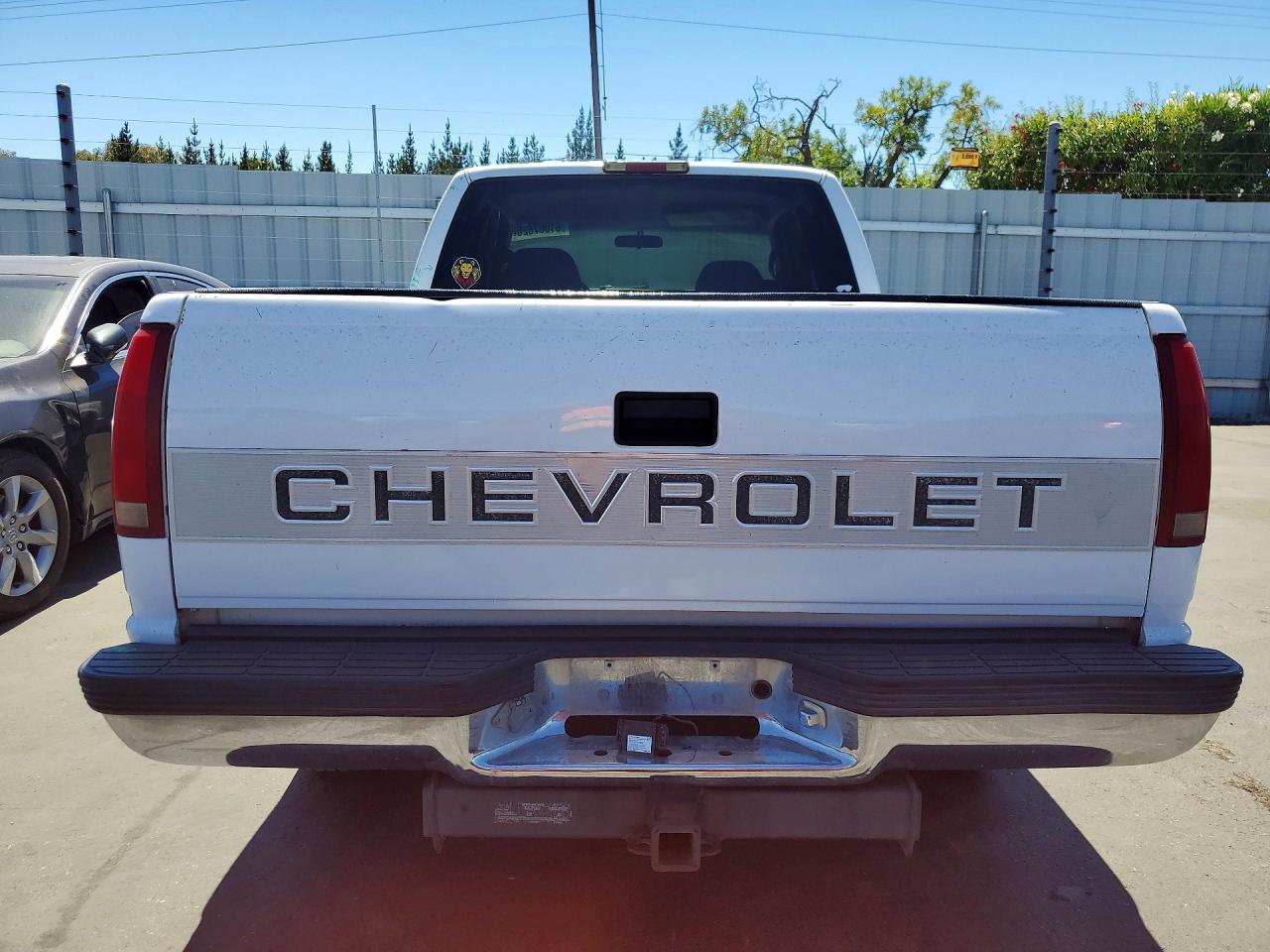 1997 Chevrolet Gmt-400 C1500 White vin: 1GCEC19M3VE206805