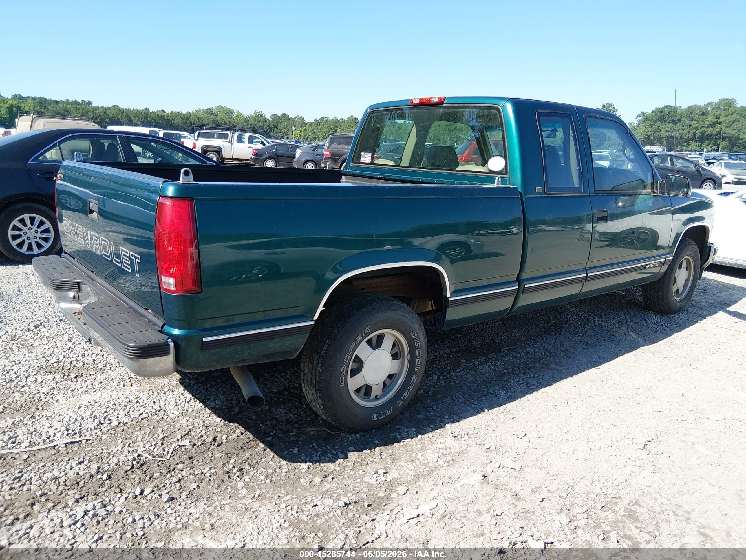 1998 Chevrolet C1500 Fleetside Green vin: 1GCEC19M4WE227986