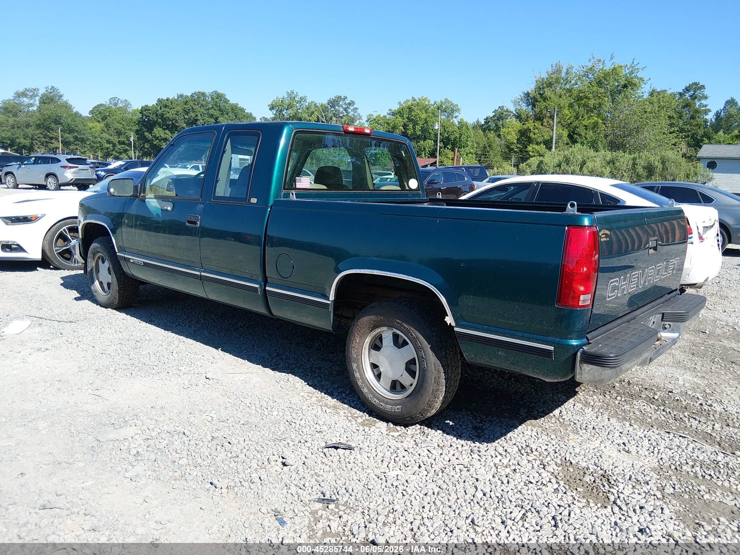 1998 Chevrolet C1500 Fleetside Green vin: 1GCEC19M4WE227986