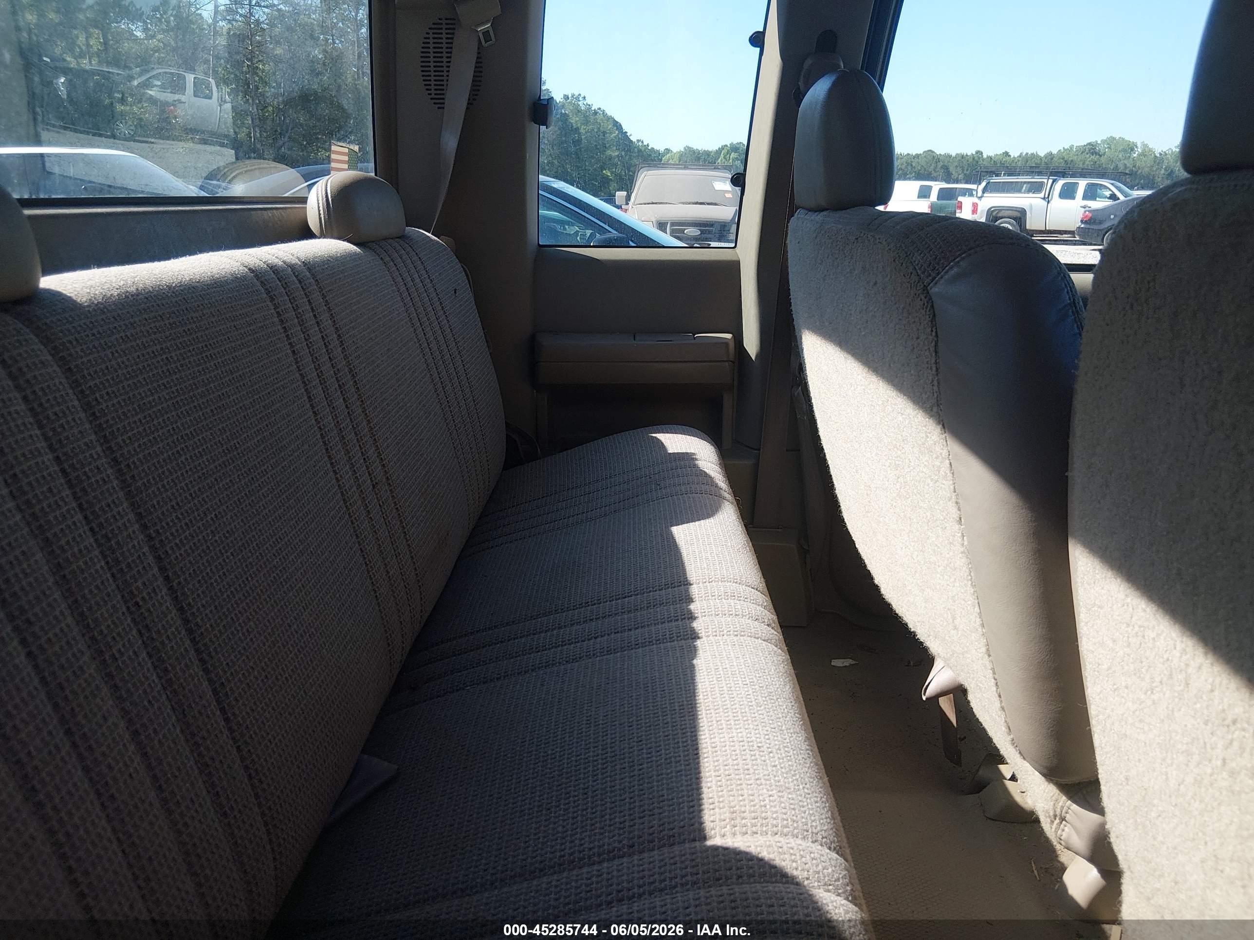 1998 Chevrolet C1500 Fleetside Green vin: 1GCEC19M4WE227986