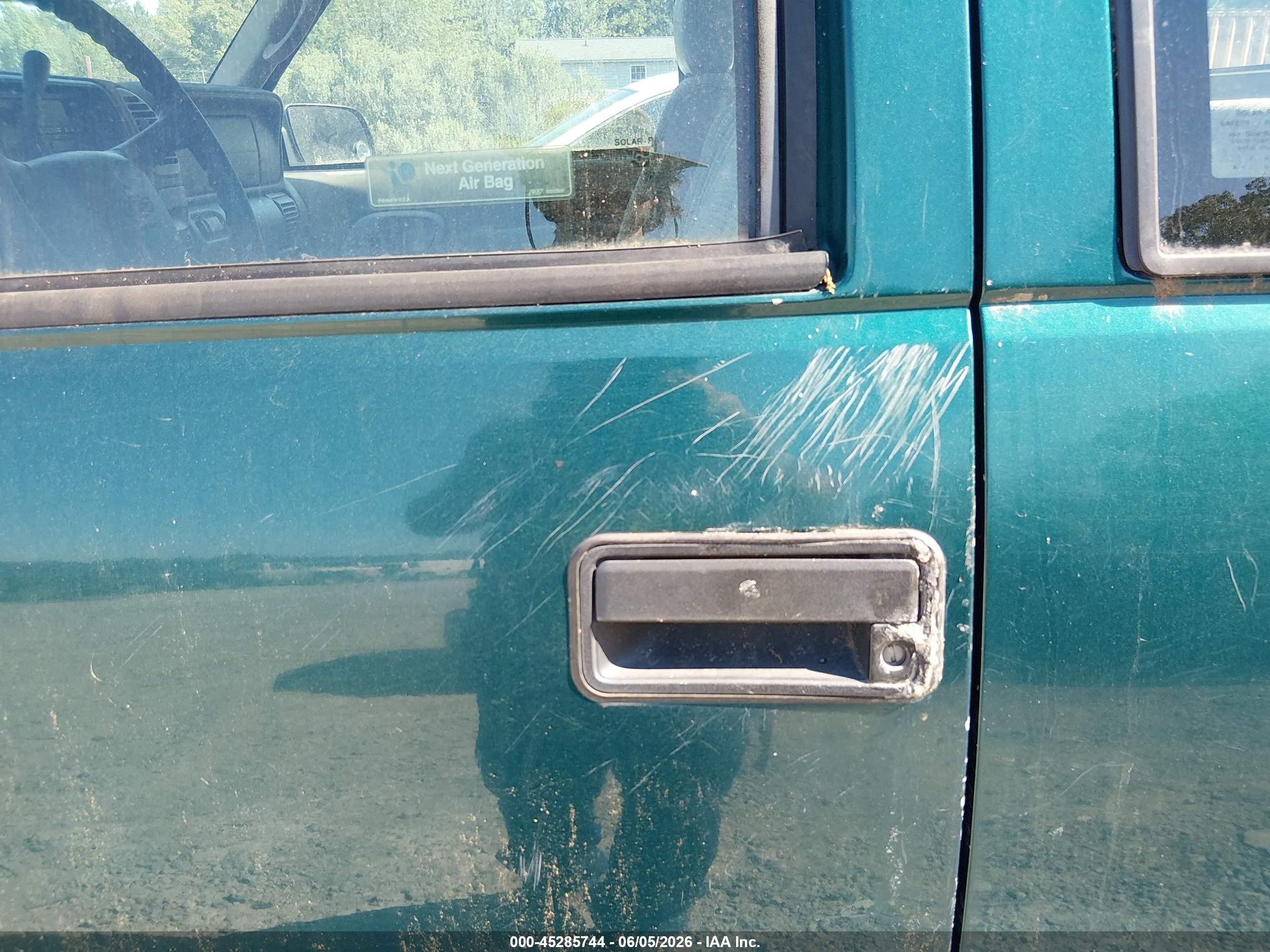 1998 Chevrolet C1500 Fleetside Green vin: 1GCEC19M4WE227986
