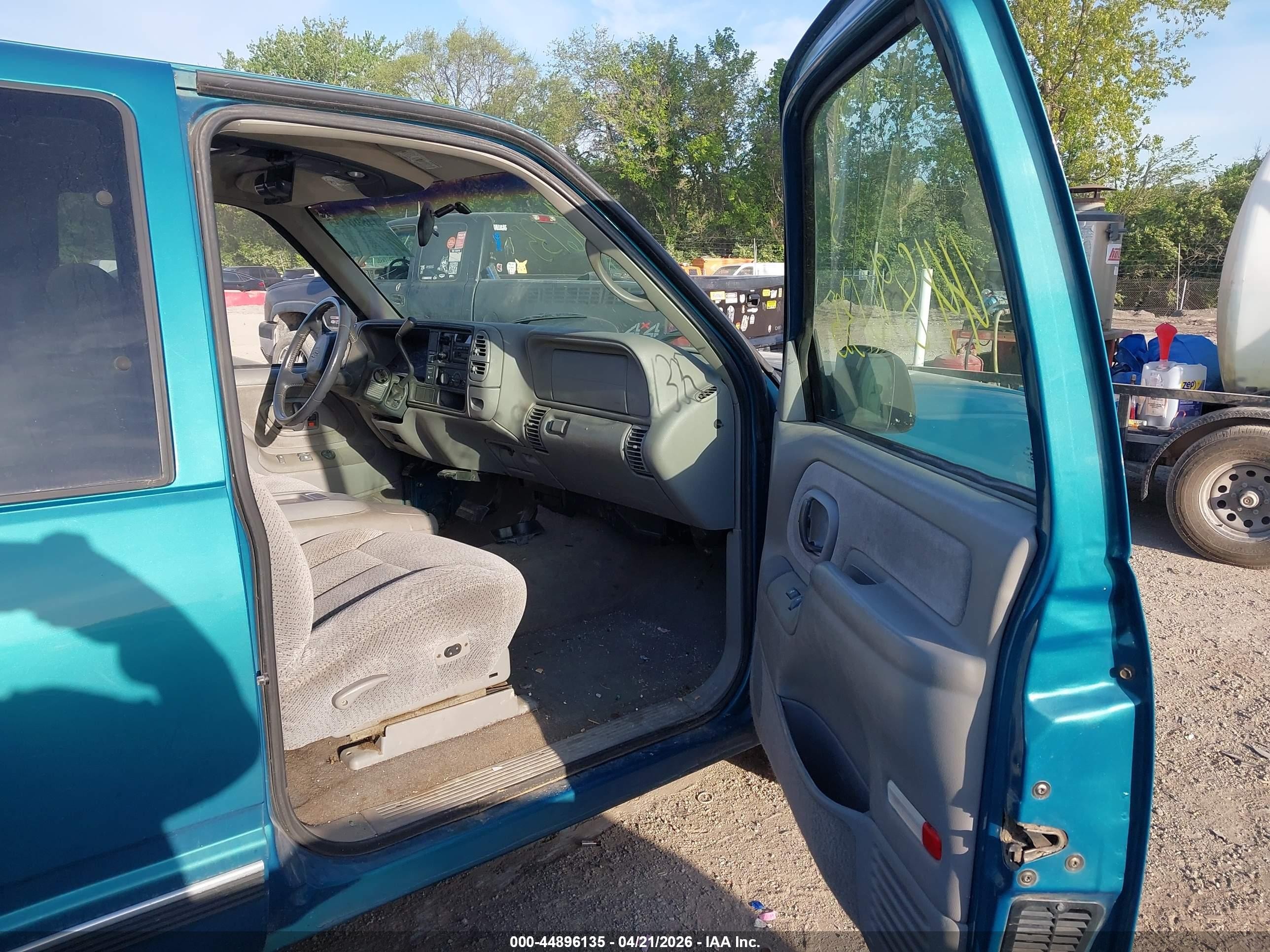 1998 Chevrolet C1500 Fleetside/sportside Бирюзовый vin: 1GCEC19M5WE235630