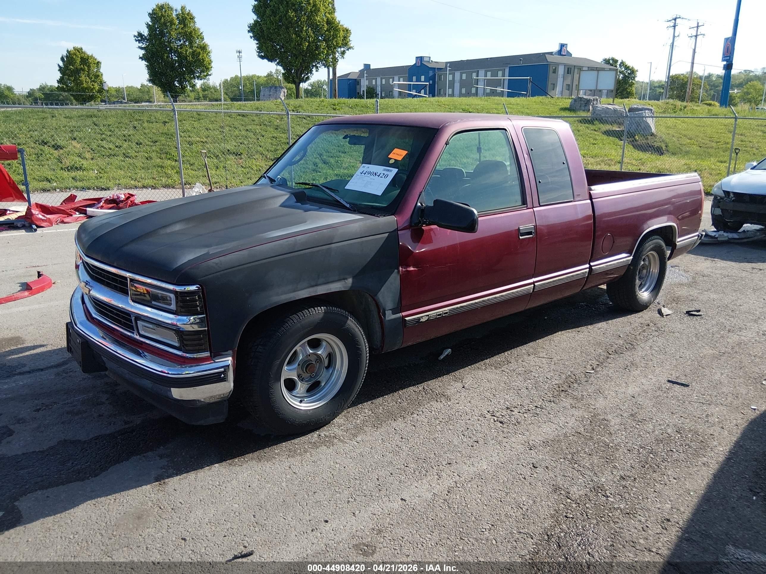 1996 Chevrolet Gmt-400 C1500 Red vin: 1GCEC19M6TE207007