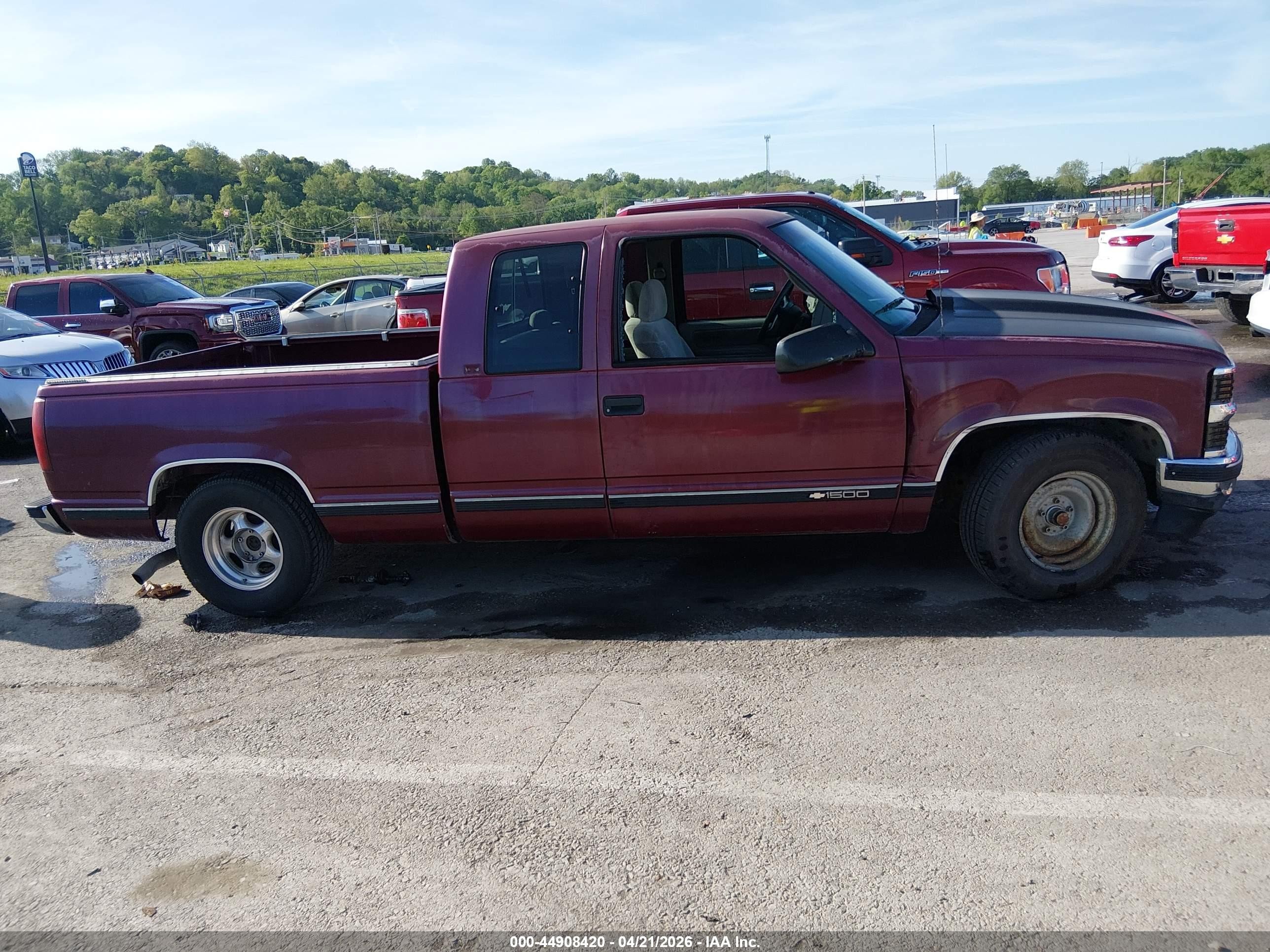 1996 Chevrolet Gmt-400 C1500 Red vin: 1GCEC19M6TE207007