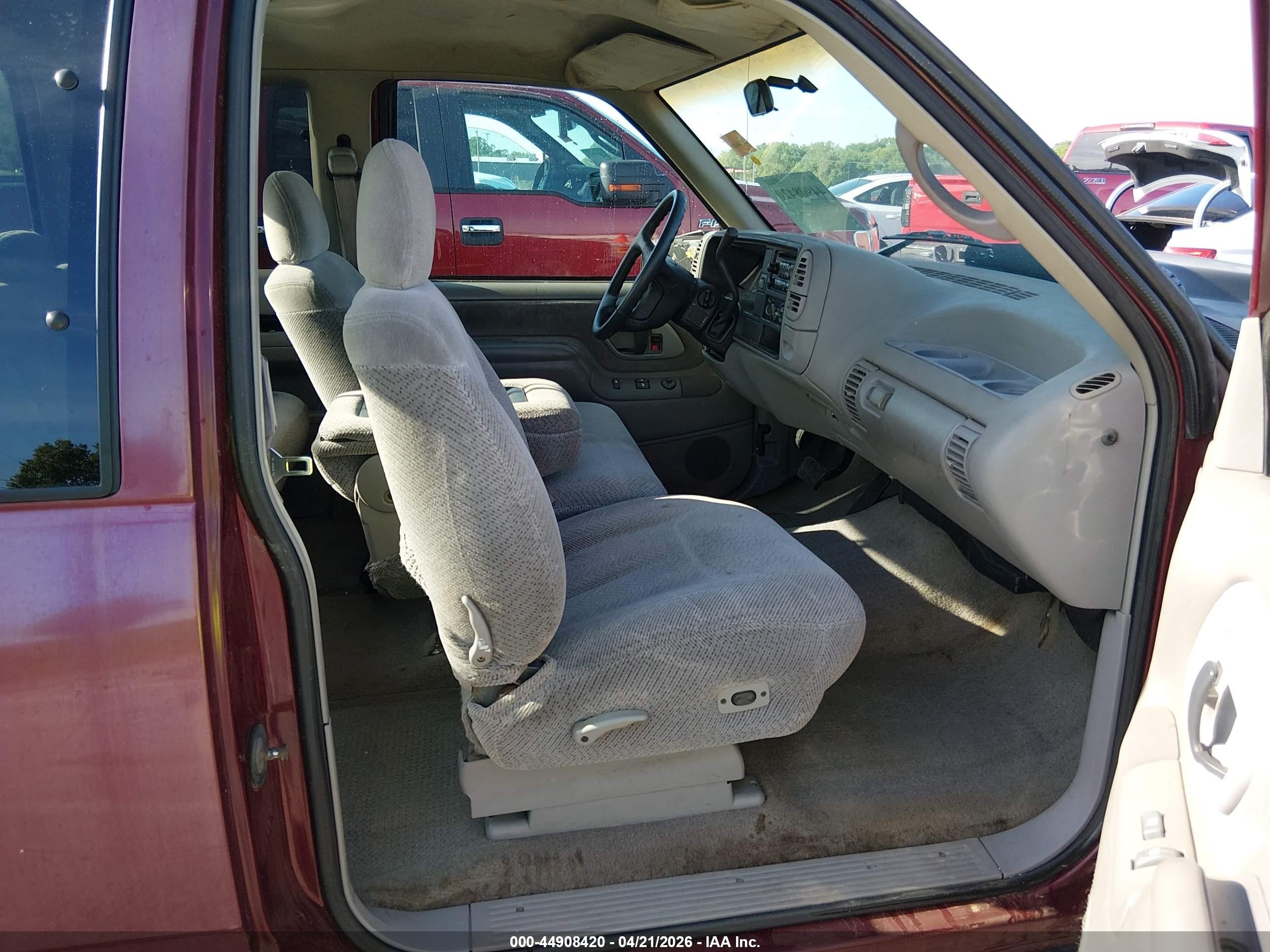 1996 Chevrolet Gmt-400 C1500 Red vin: 1GCEC19M6TE207007