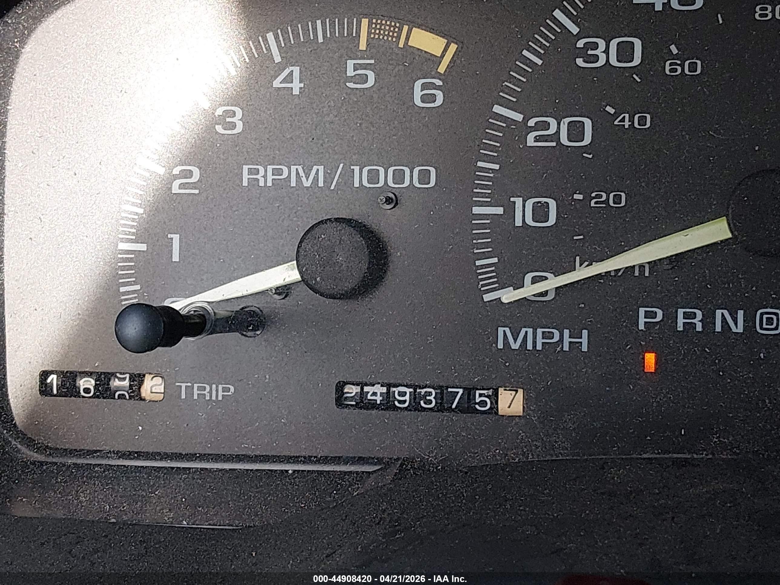 1996 Chevrolet Gmt-400 C1500 Red vin: 1GCEC19M6TE207007