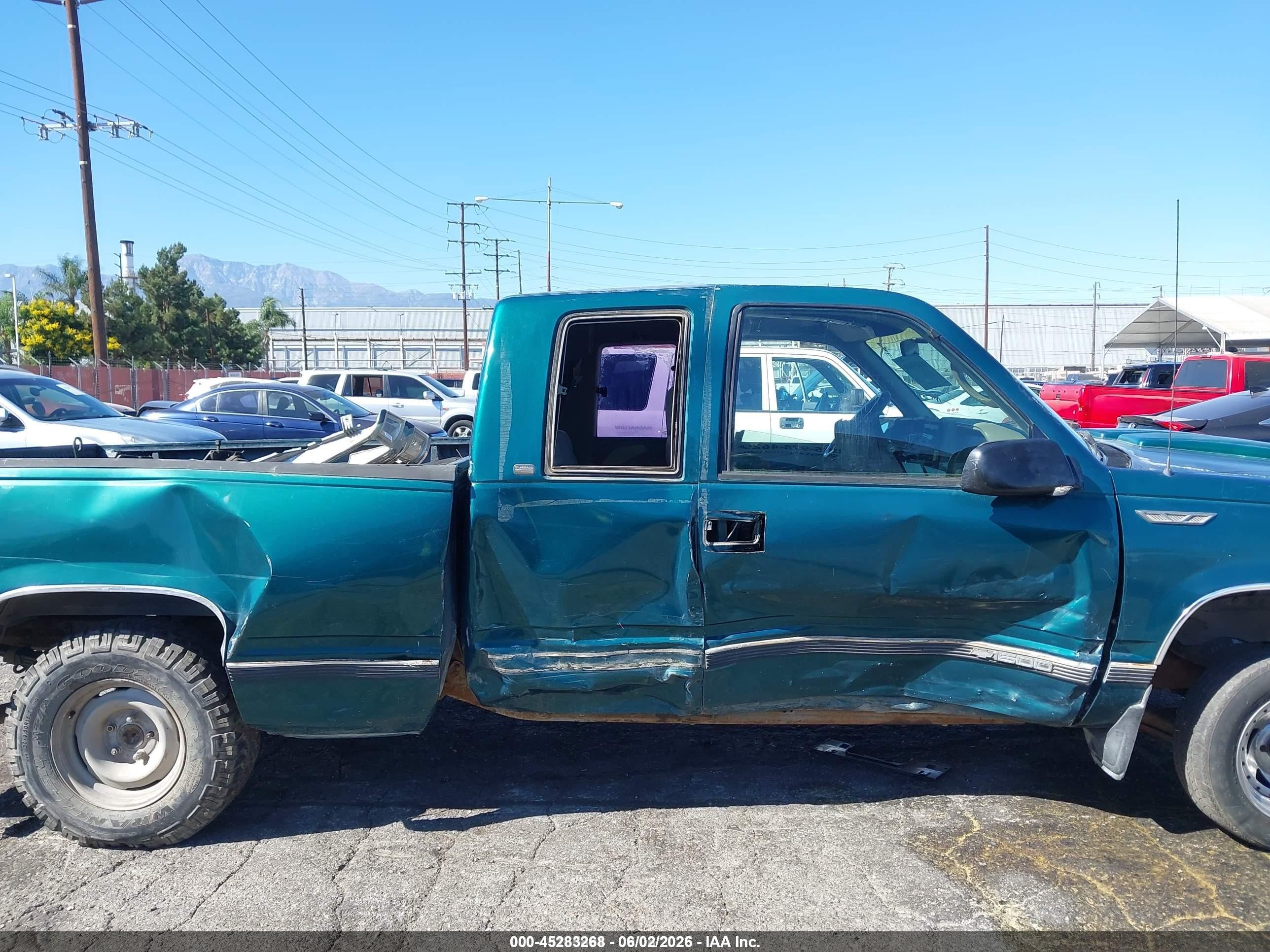 1998 Chevrolet C1500 Fleetside Green vin: 1GCEC19M7WE134637