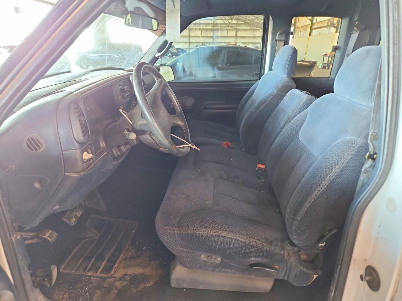 1997 Chevrolet Gmt-400 C1500 Белый vin: 1GCEC19M8VE107266