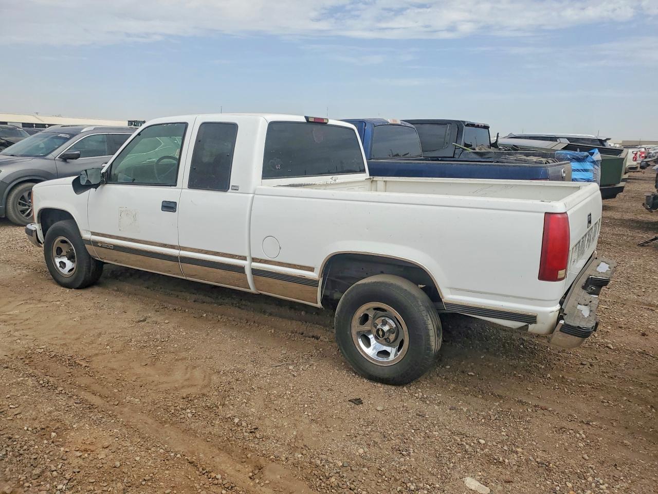 1997 Chevrolet Gmt-400 C1500 Белый vin: 1GCEC19M8VE107266