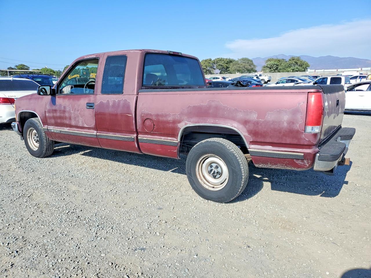 1998 Chevrolet Gmt-400 C1500 Maroon vin: 1GCEC19M9WE231564