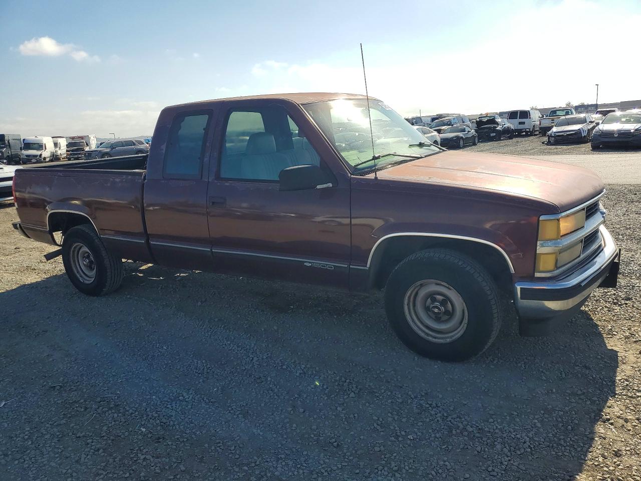 1998 Chevrolet Gmt-400 C1500 Maroon vin: 1GCEC19M9WE231564