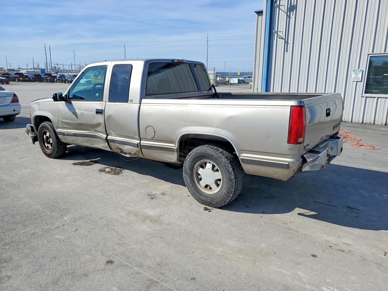 1998 Chevrolet Gmt-400 C1500 Tan vin: 1GCEC19MXWR153806