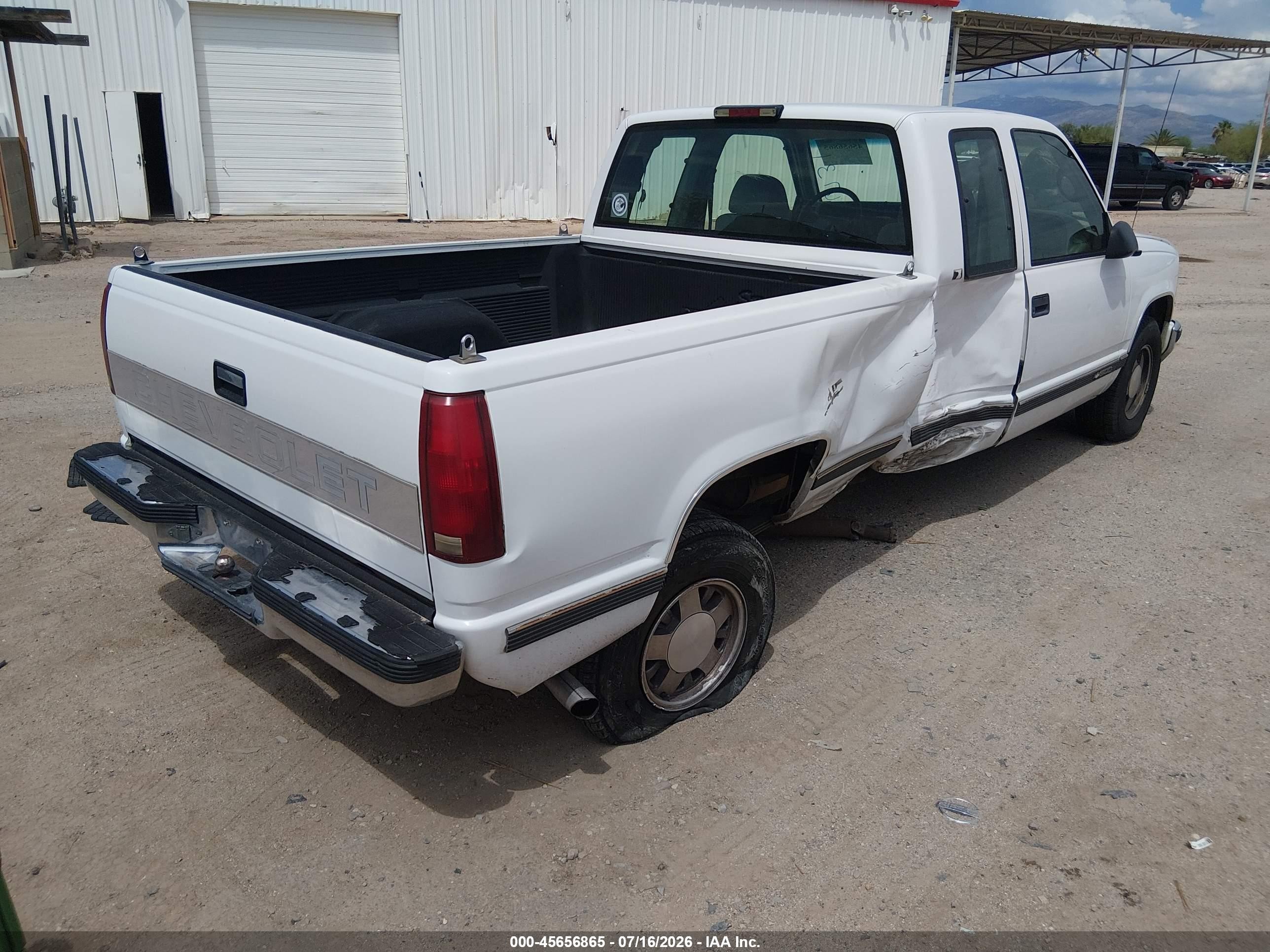 1997 Chevrolet C1500 Fleetside White vin: 1GCEC19R0VE126731
