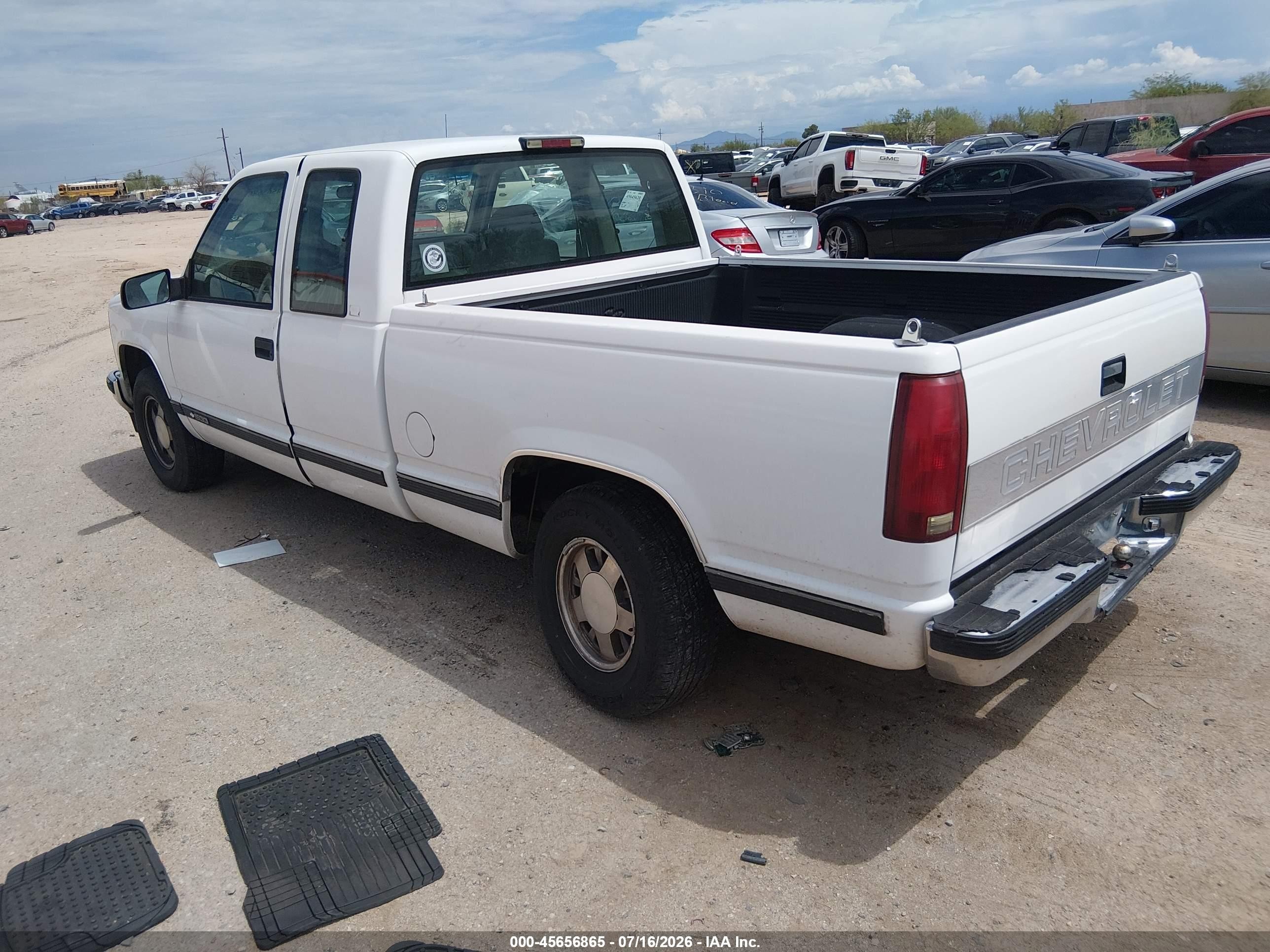 1997 Chevrolet C1500 Fleetside White vin: 1GCEC19R0VE126731