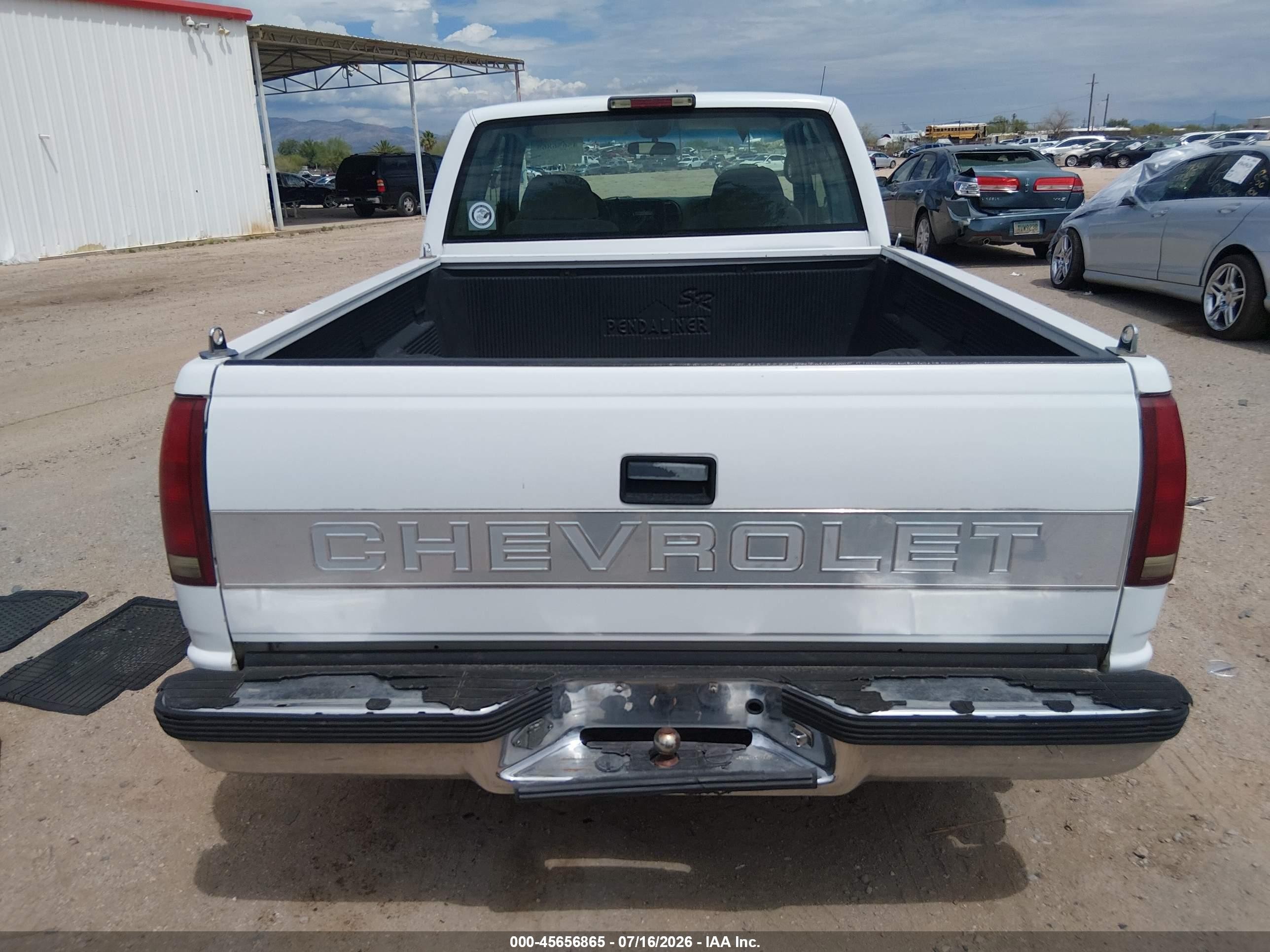 1997 Chevrolet C1500 Fleetside White vin: 1GCEC19R0VE126731