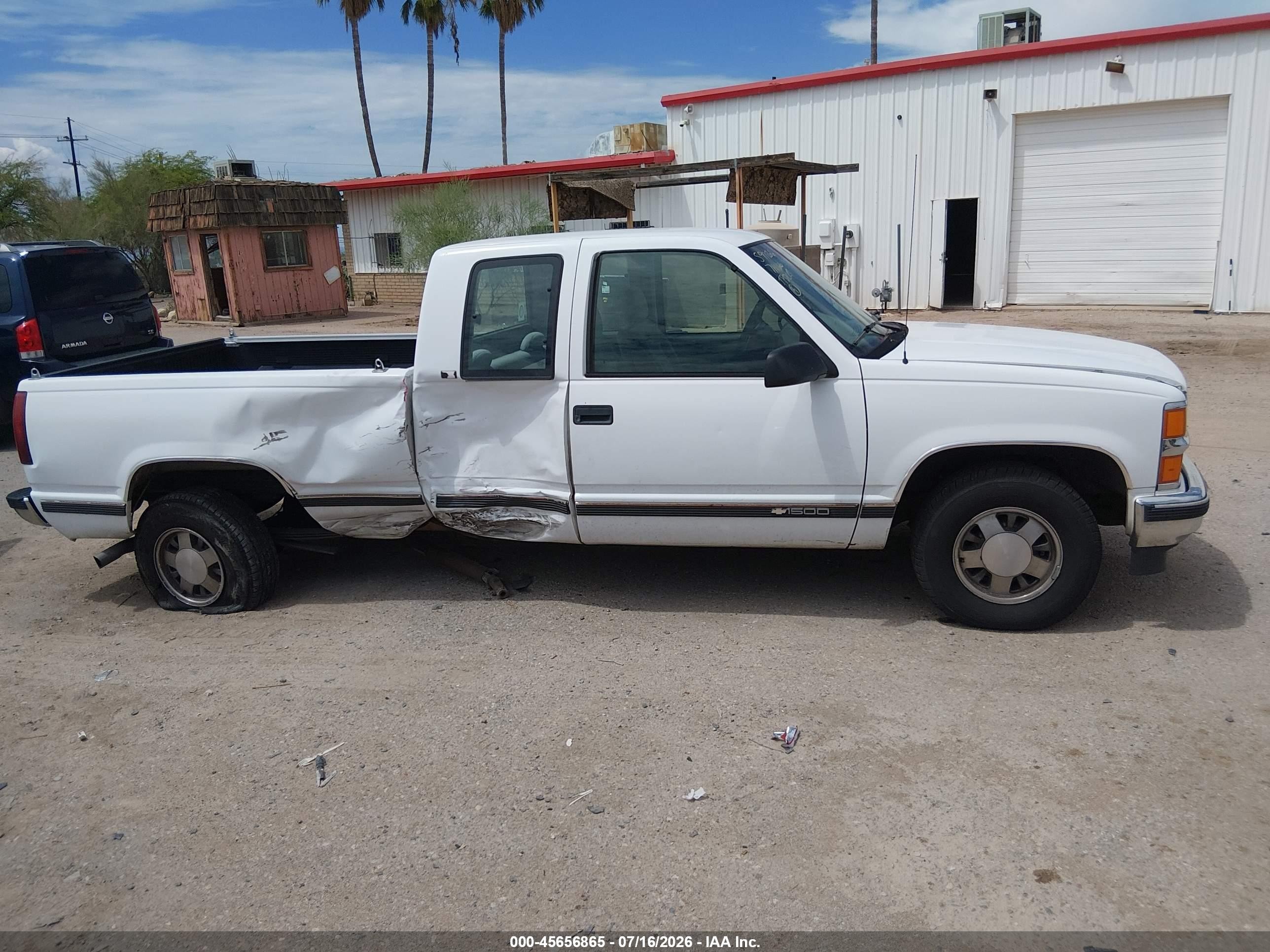 1997 Chevrolet C1500 Fleetside White vin: 1GCEC19R0VE126731