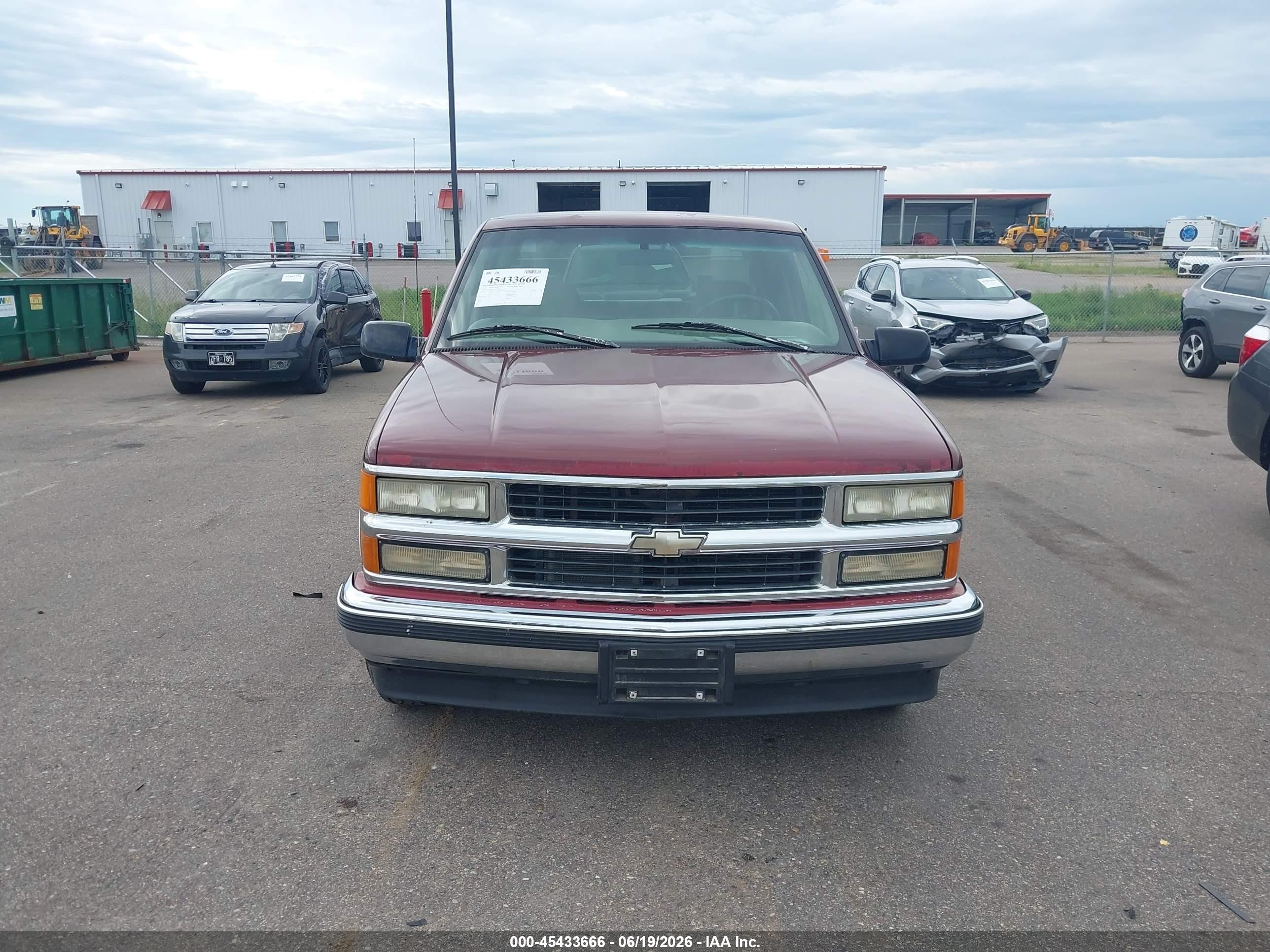 1997 Chevrolet Silverado Pick-up C1500 Red vin: 1GCEC19R3BE155298