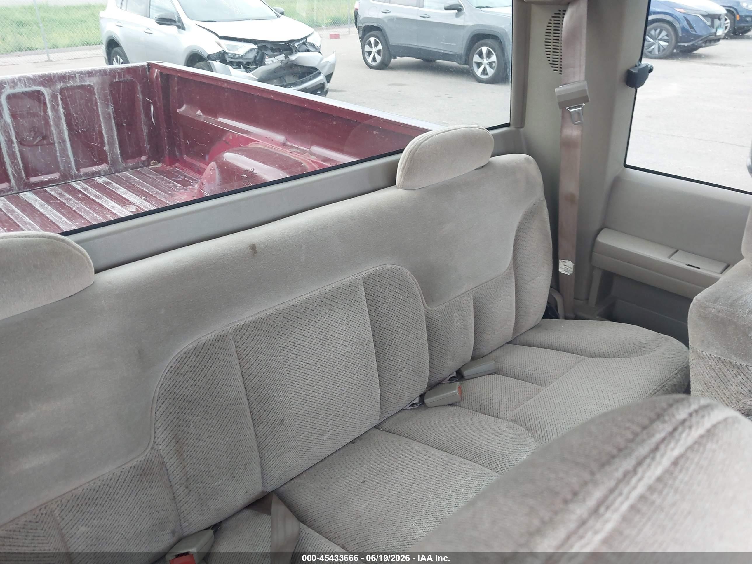 1997 Chevrolet Silverado Pick-up C1500 Red vin: 1GCEC19R3BE155298
