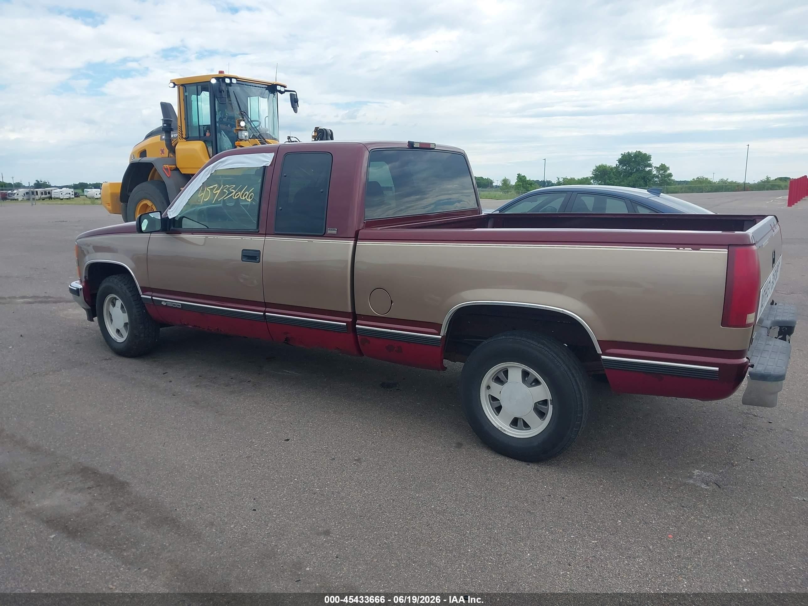 1997 Chevrolet Silverado Pick-up C1500 Red vin: 1GCEC19R3BE155298