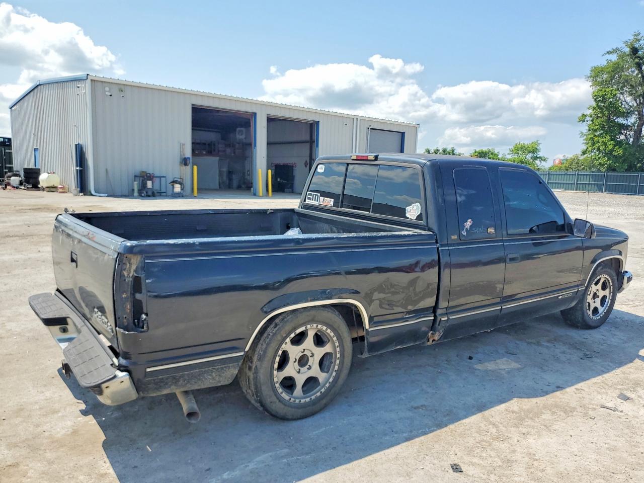 1998 Chevrolet Gmt-400 C1500 Black vin: 1GCEC19R3WR137944