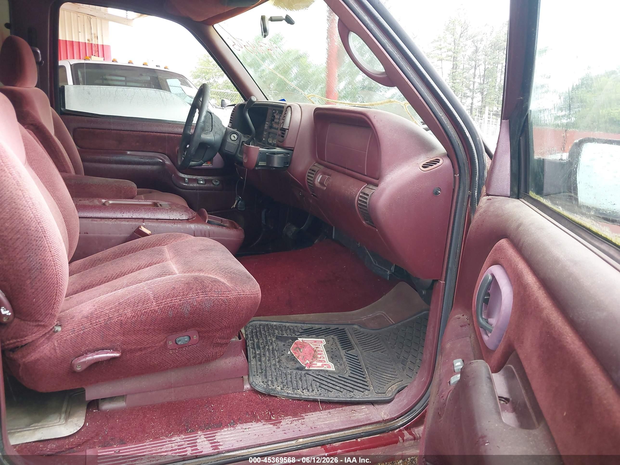 1997 Chevrolet C1500 Fleetside Red vin: 1GCEC19R4VE189752