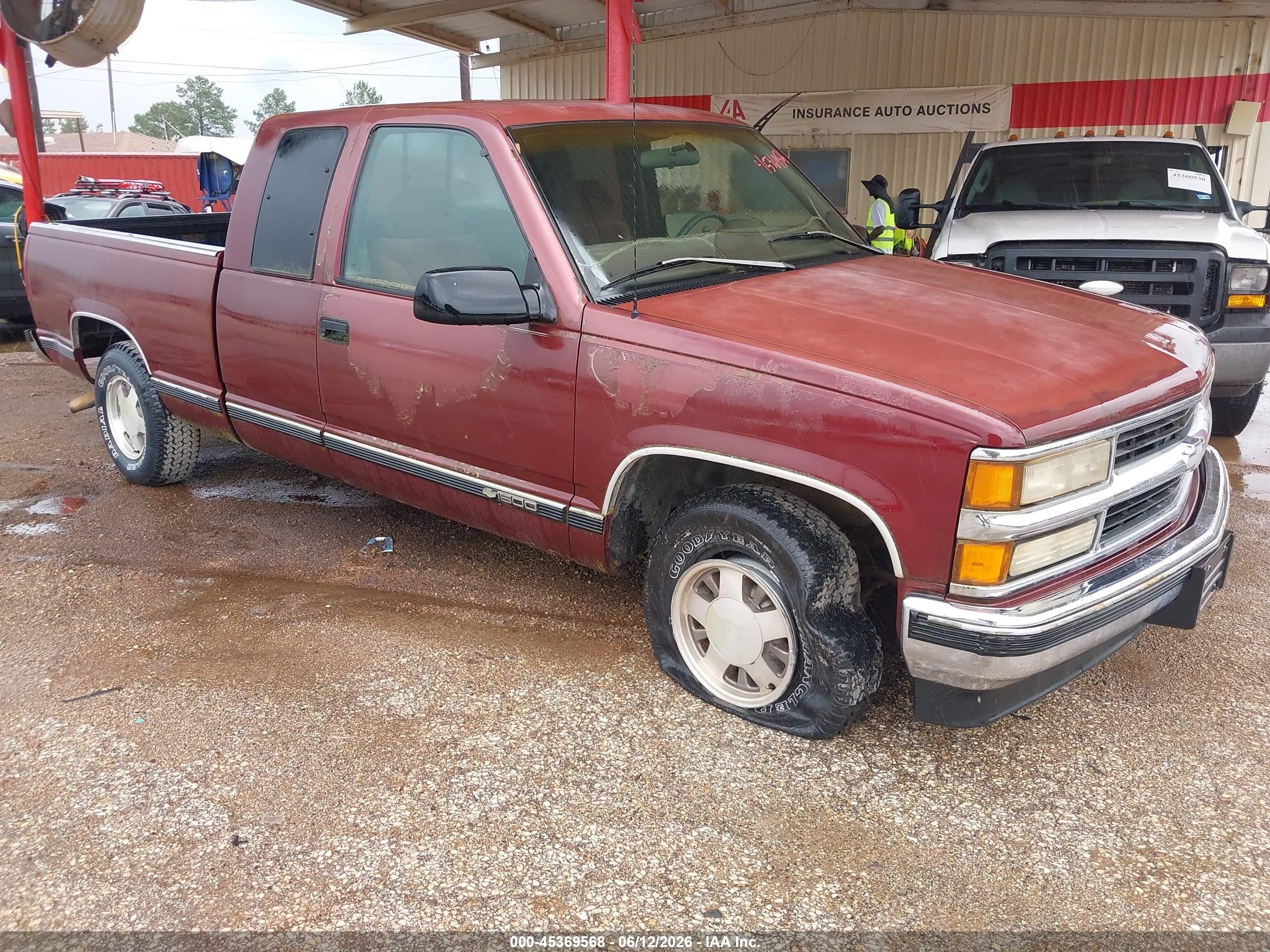 1997 Chevrolet C1500 Fleetside Red vin: 1GCEC19R4VE189752