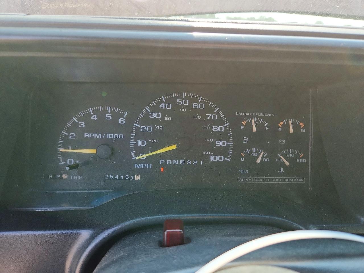 1997 Chevrolet Gmt-400 C1500 Two Tone vin: 1GCEC19R4VE203441