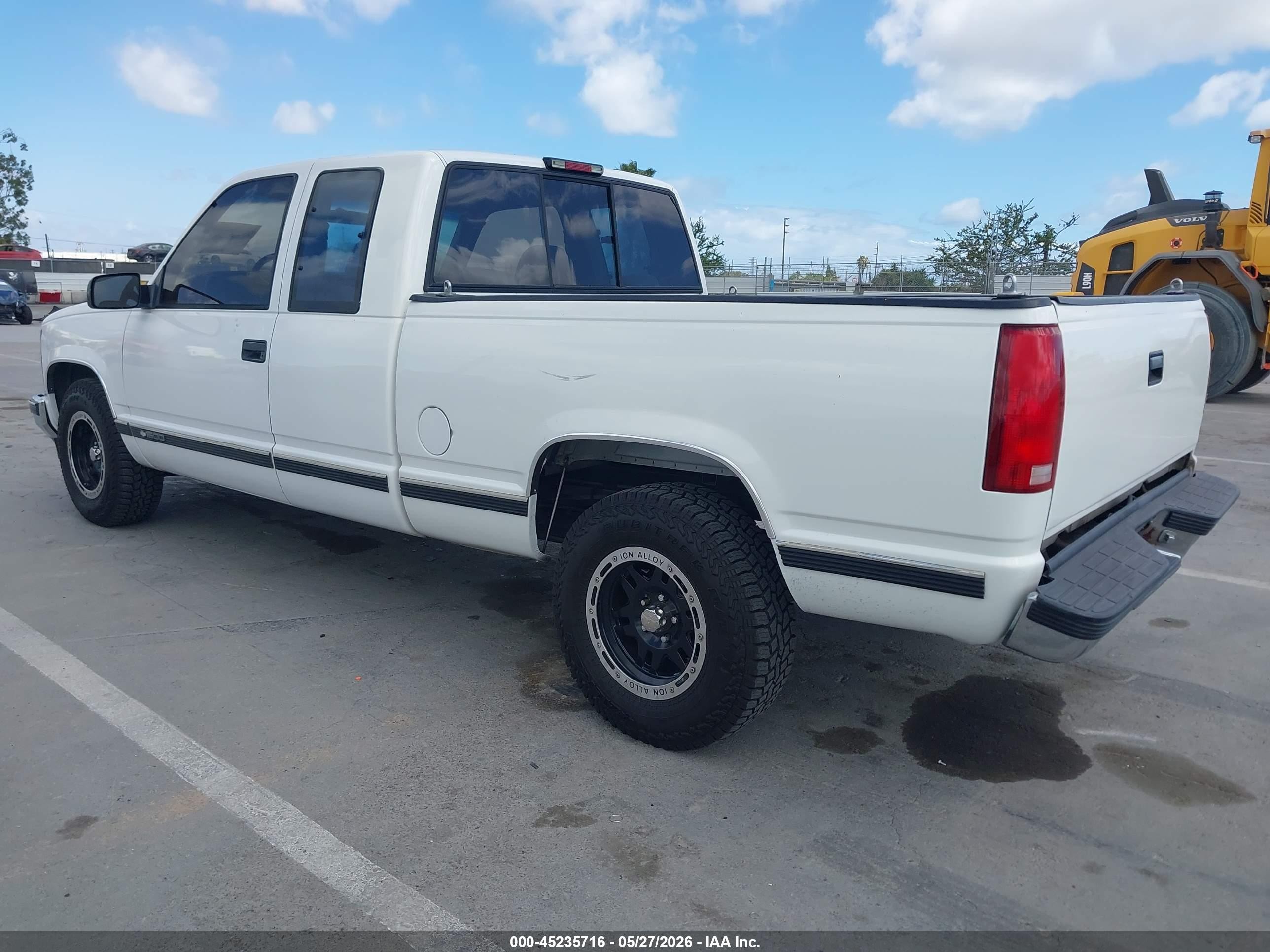 1999 Chevrolet C1500 Ls White vin: 1GCEC19R7XR132036