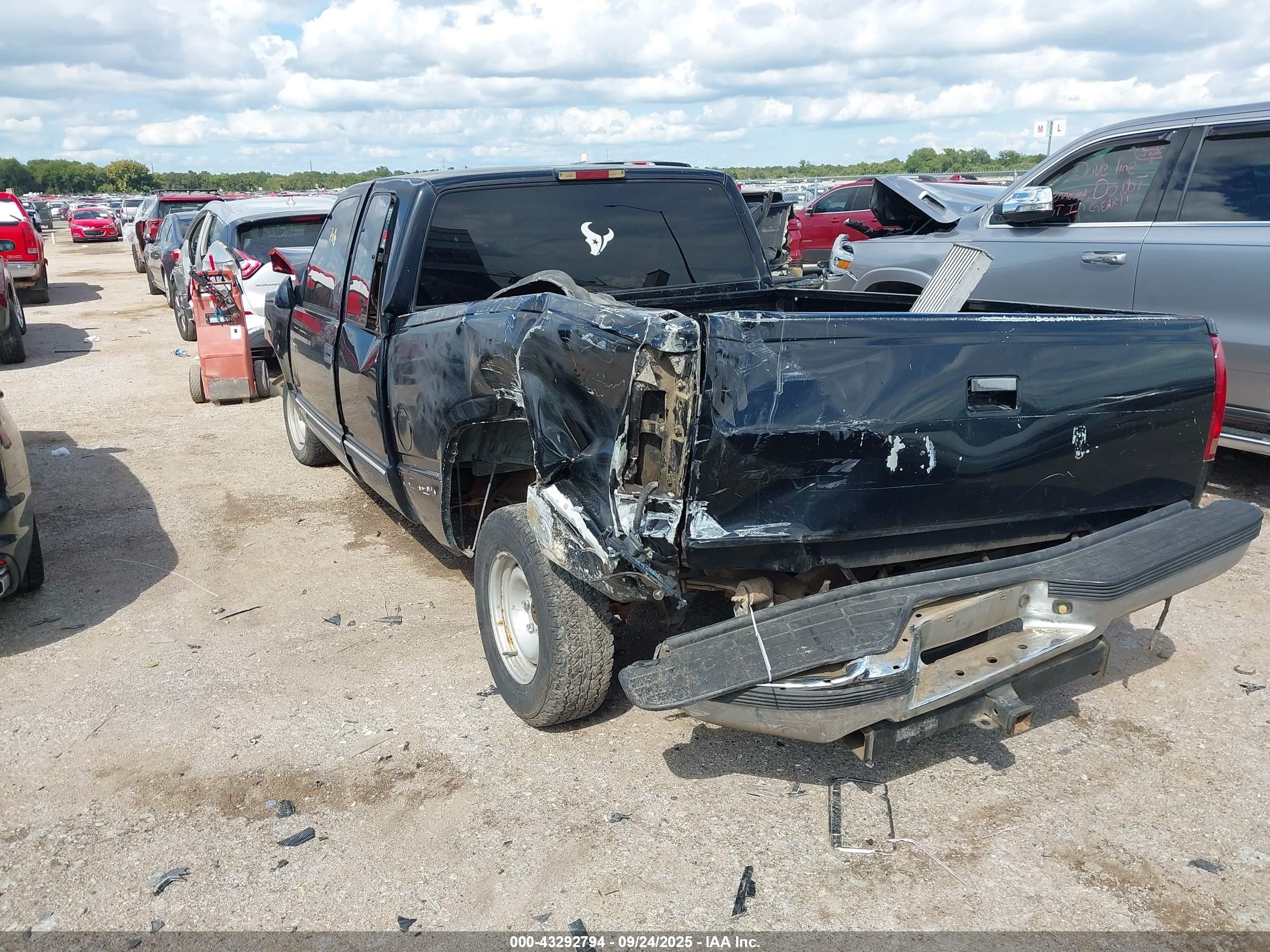1997 Chevrolet C1500 Fleetside Black vin: 1GCEC19R9VE205816