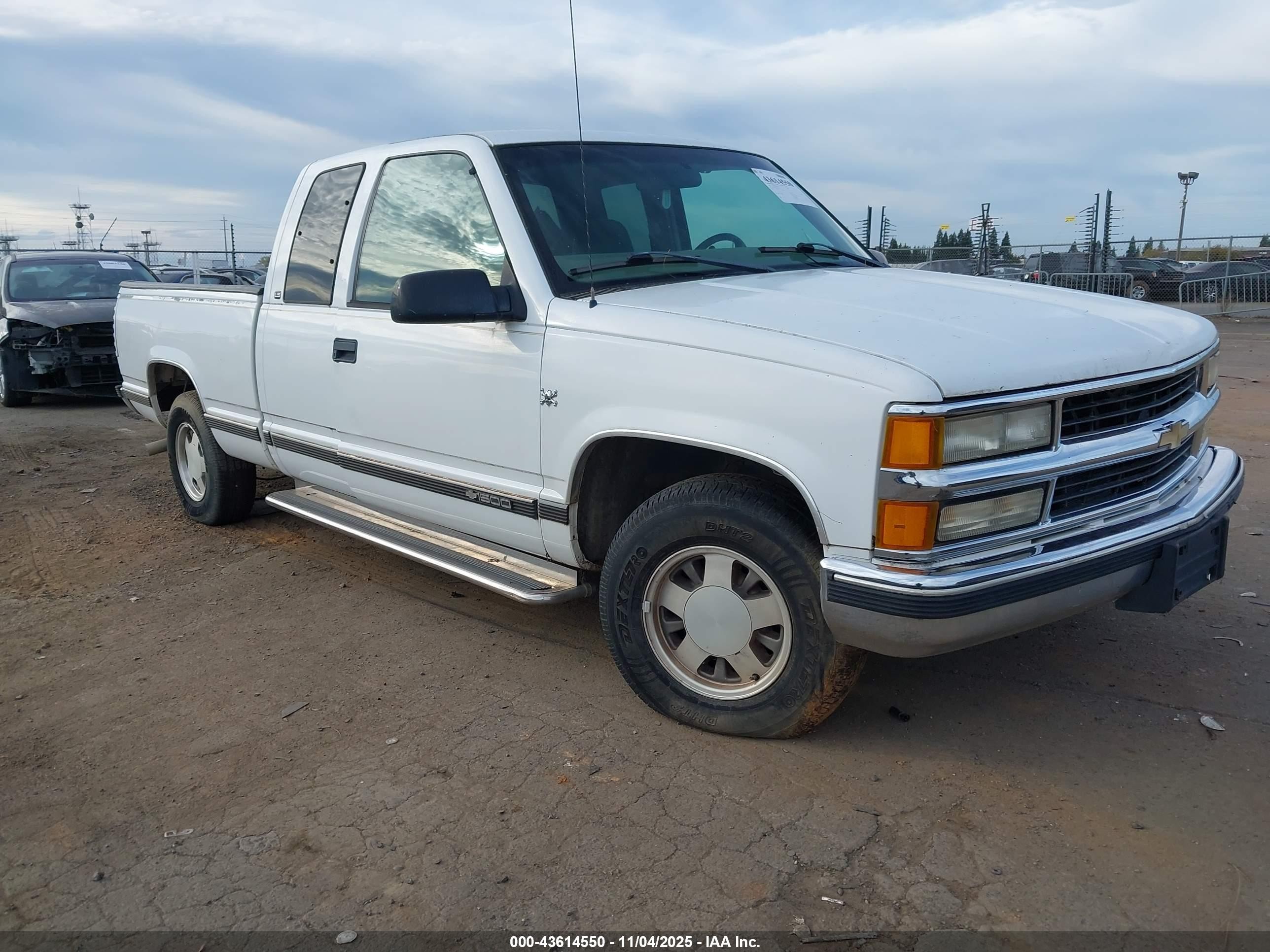 1GCEC19R9XR112662