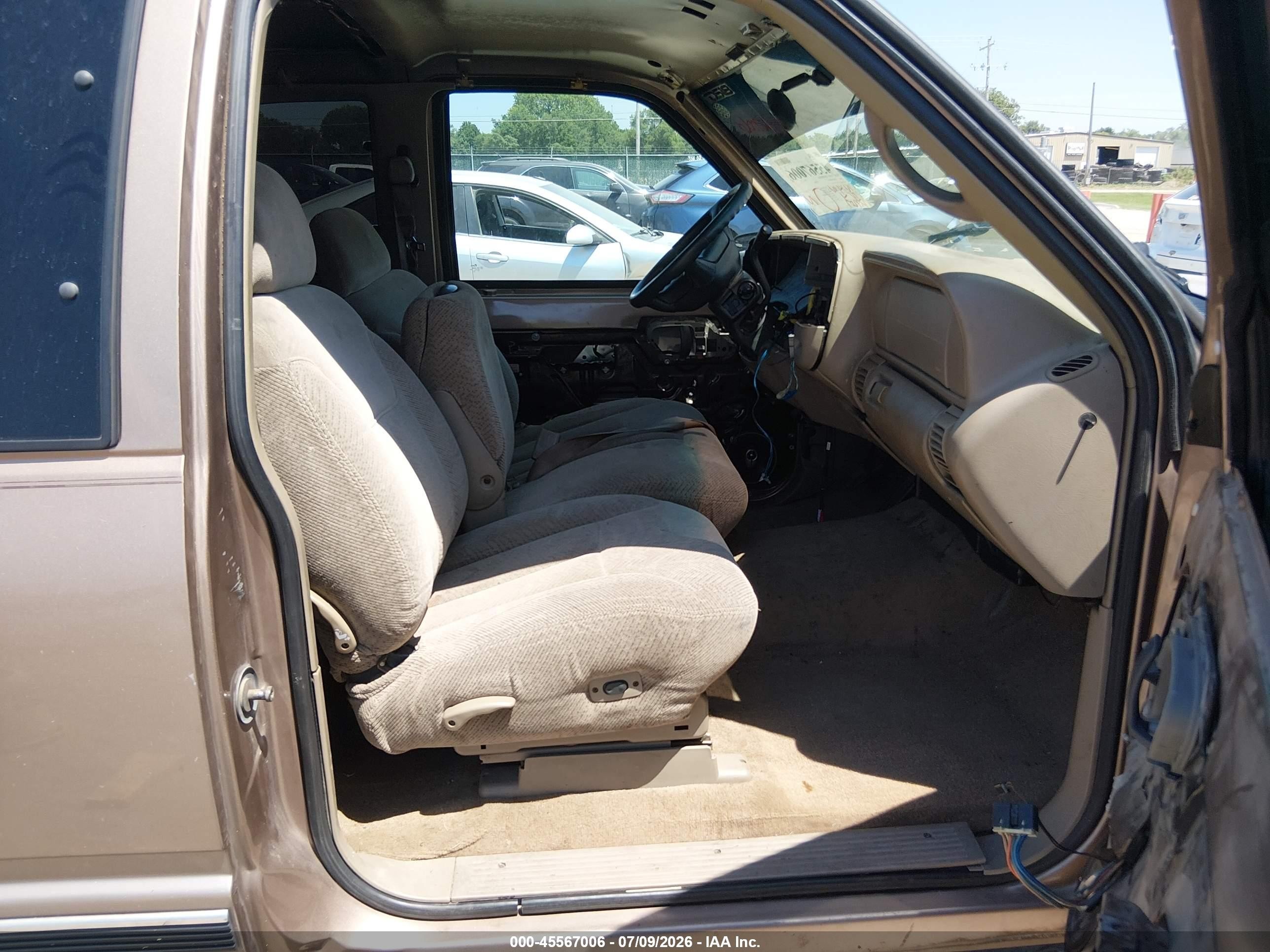 1997 Chevrolet C1500 Fleetside Champagne vin: 1GCEC19RXVE142113