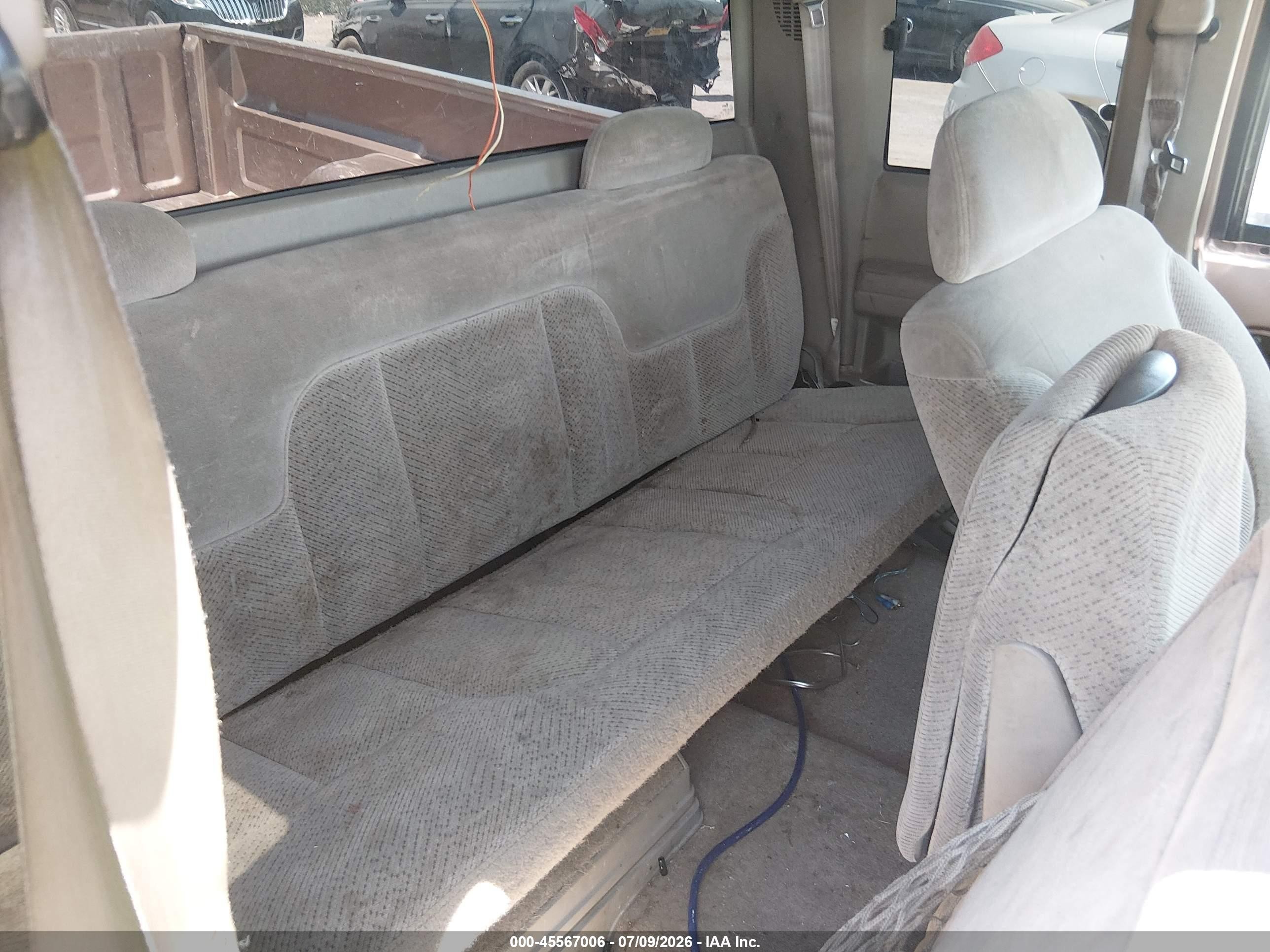 1997 Chevrolet C1500 Fleetside Champagne vin: 1GCEC19RXVE142113