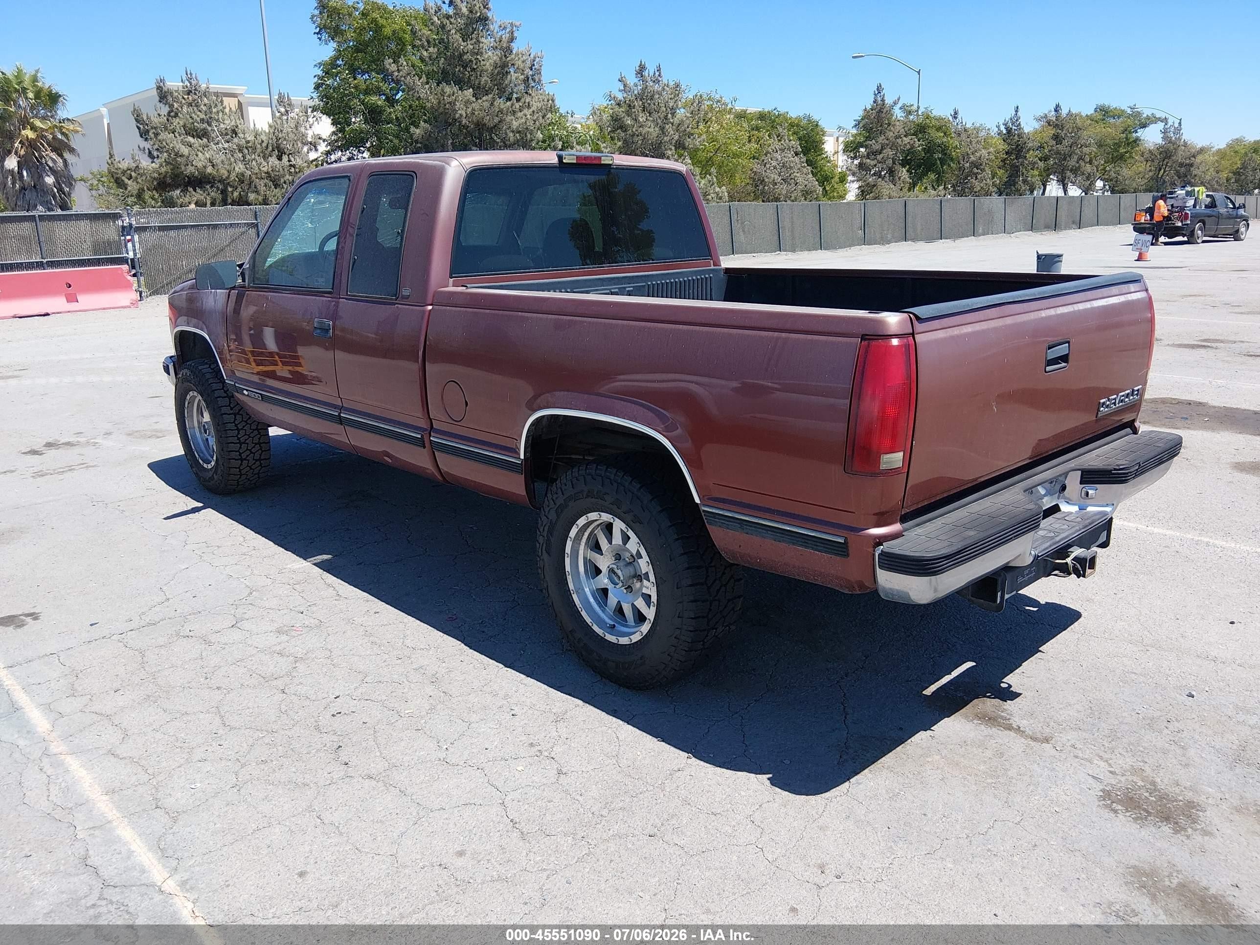 1998 Chevrolet C/k 1500 Fleetside Maroon vin: 1GCEC19RXWR139691
