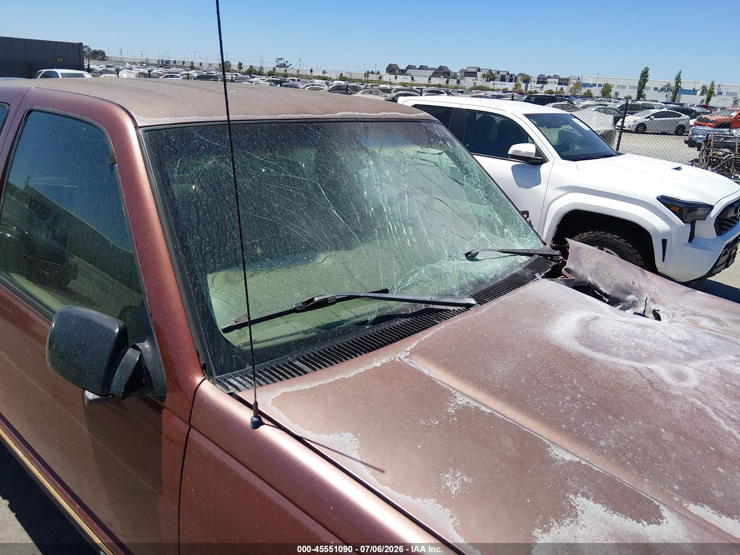 1998 Chevrolet C/k 1500 Fleetside Maroon vin: 1GCEC19RXWR139691
