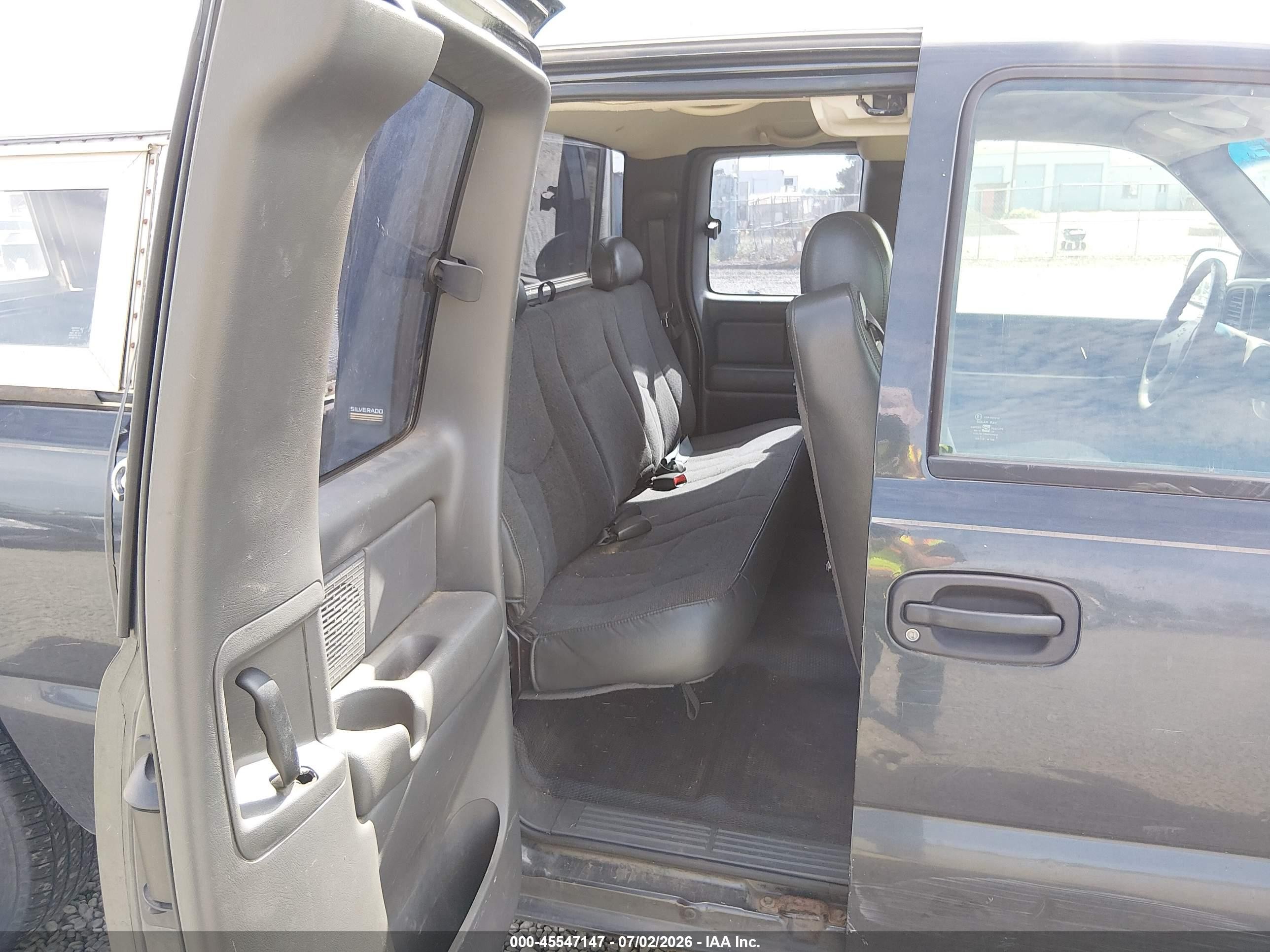 2003 Chevrolet Silverado 1500 Ls/lt Black vin: 1GCEC19T03Z290210