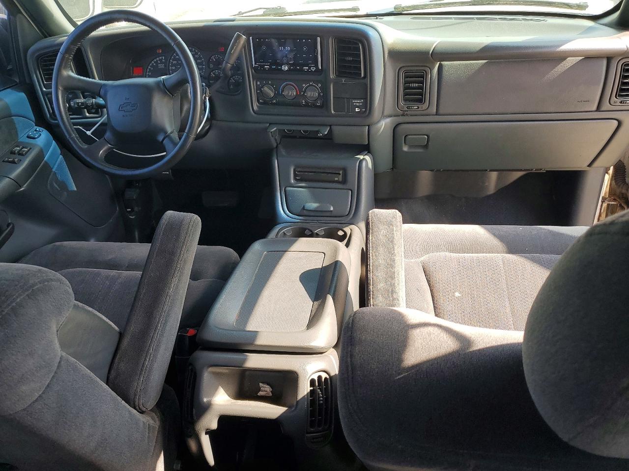 2000 Chevrolet Silverado C1500 White vin: 1GCEC19T1YZ150917